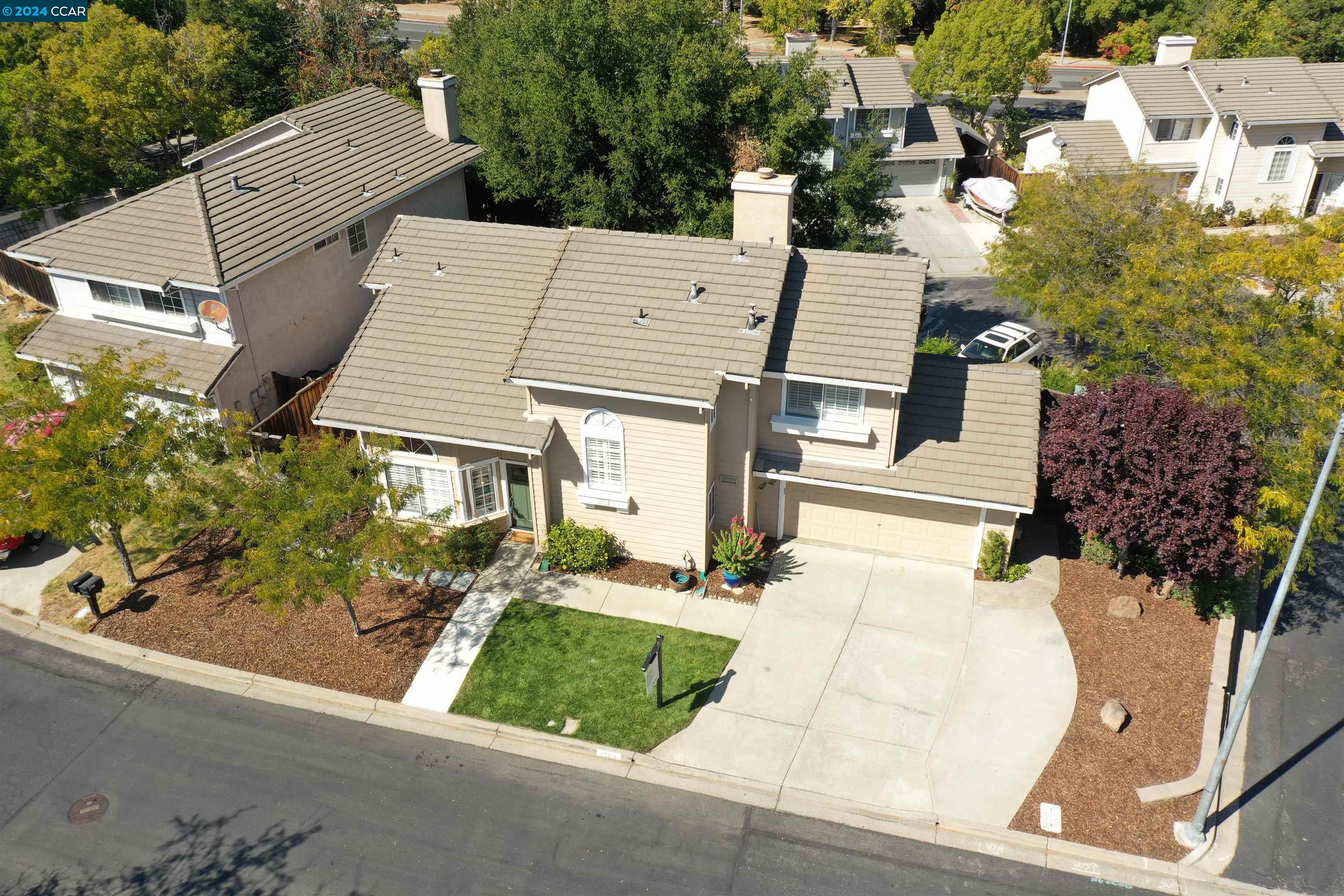 1053 Oakleaf Ct