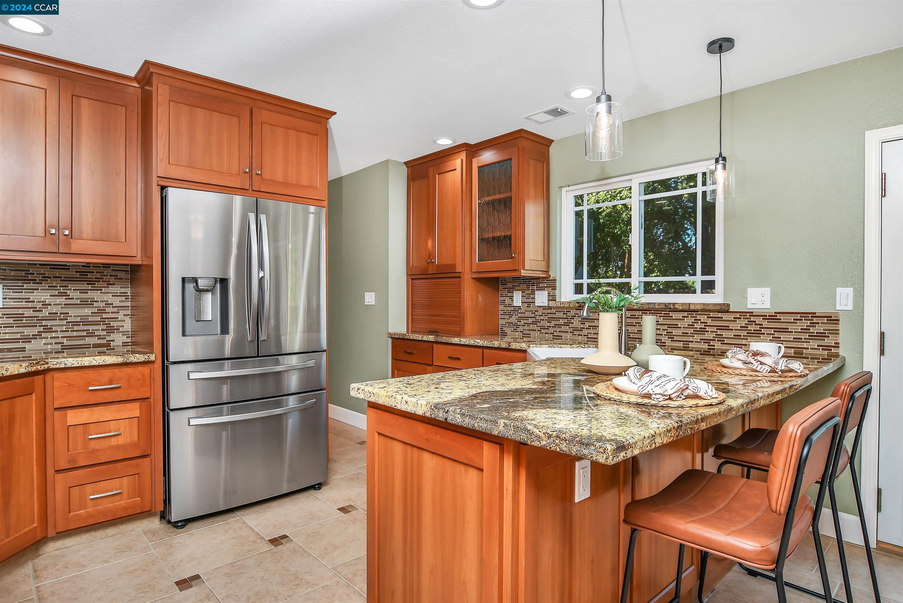 1053 Oakleaf Ct