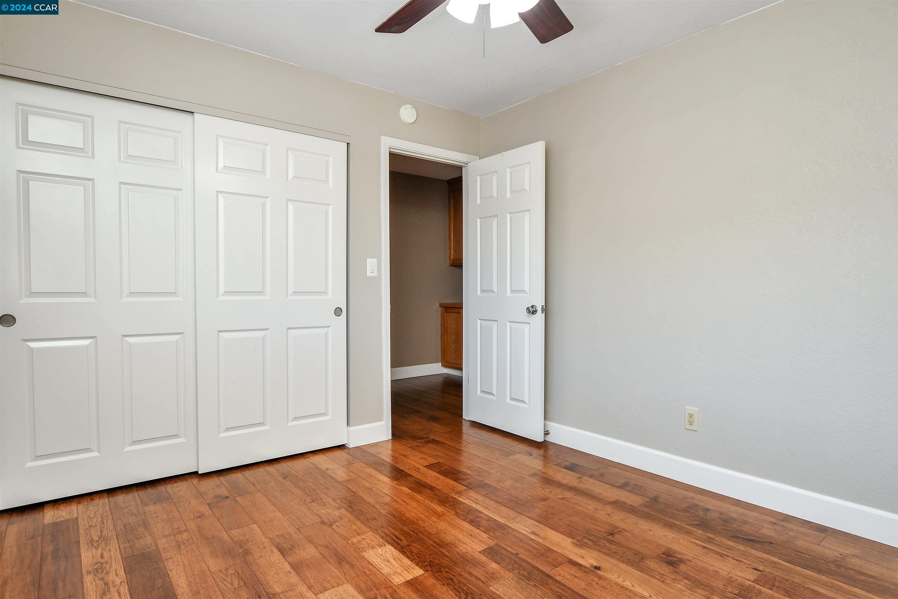 1053 Oakleaf Ct