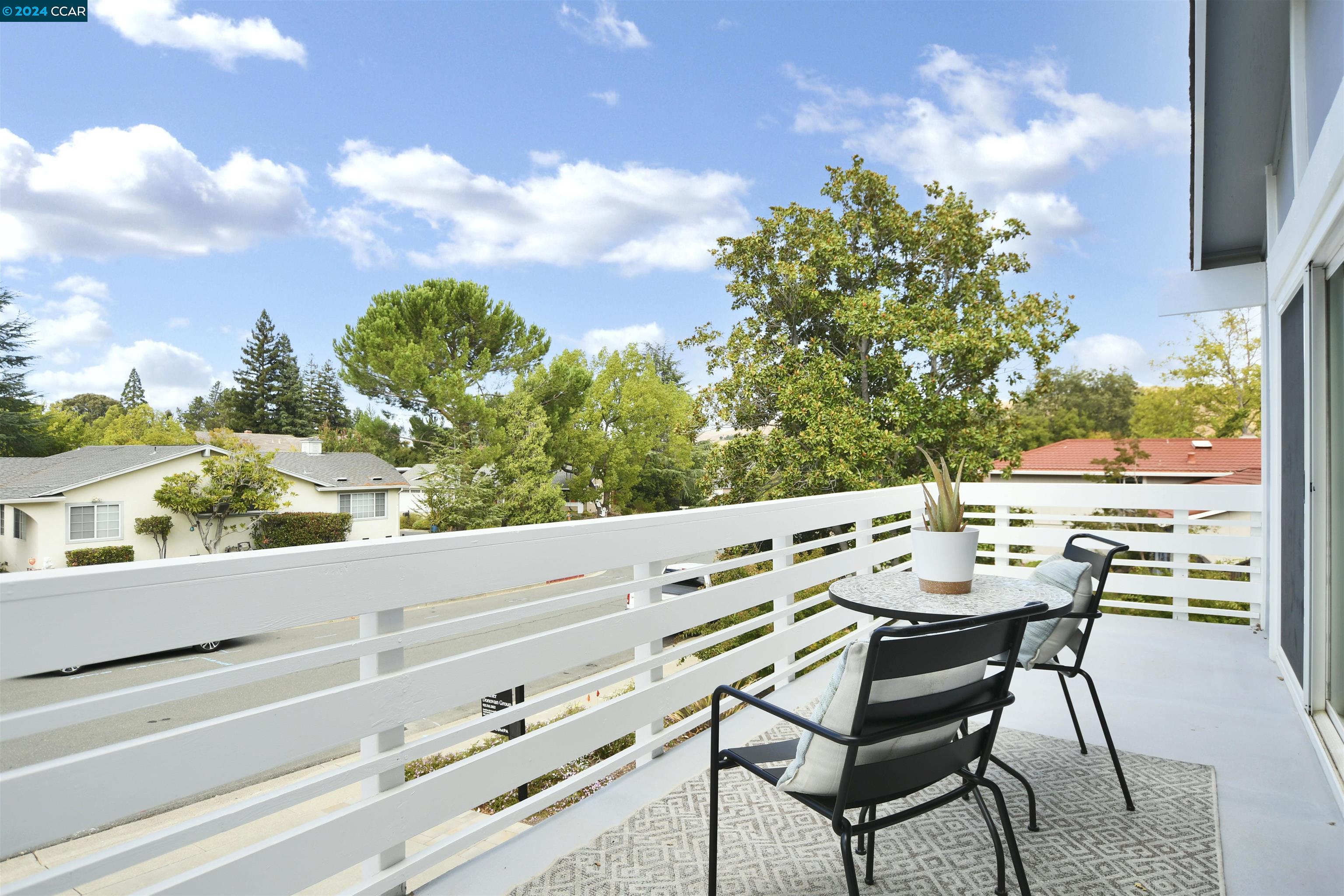 327 Mt Washington Way