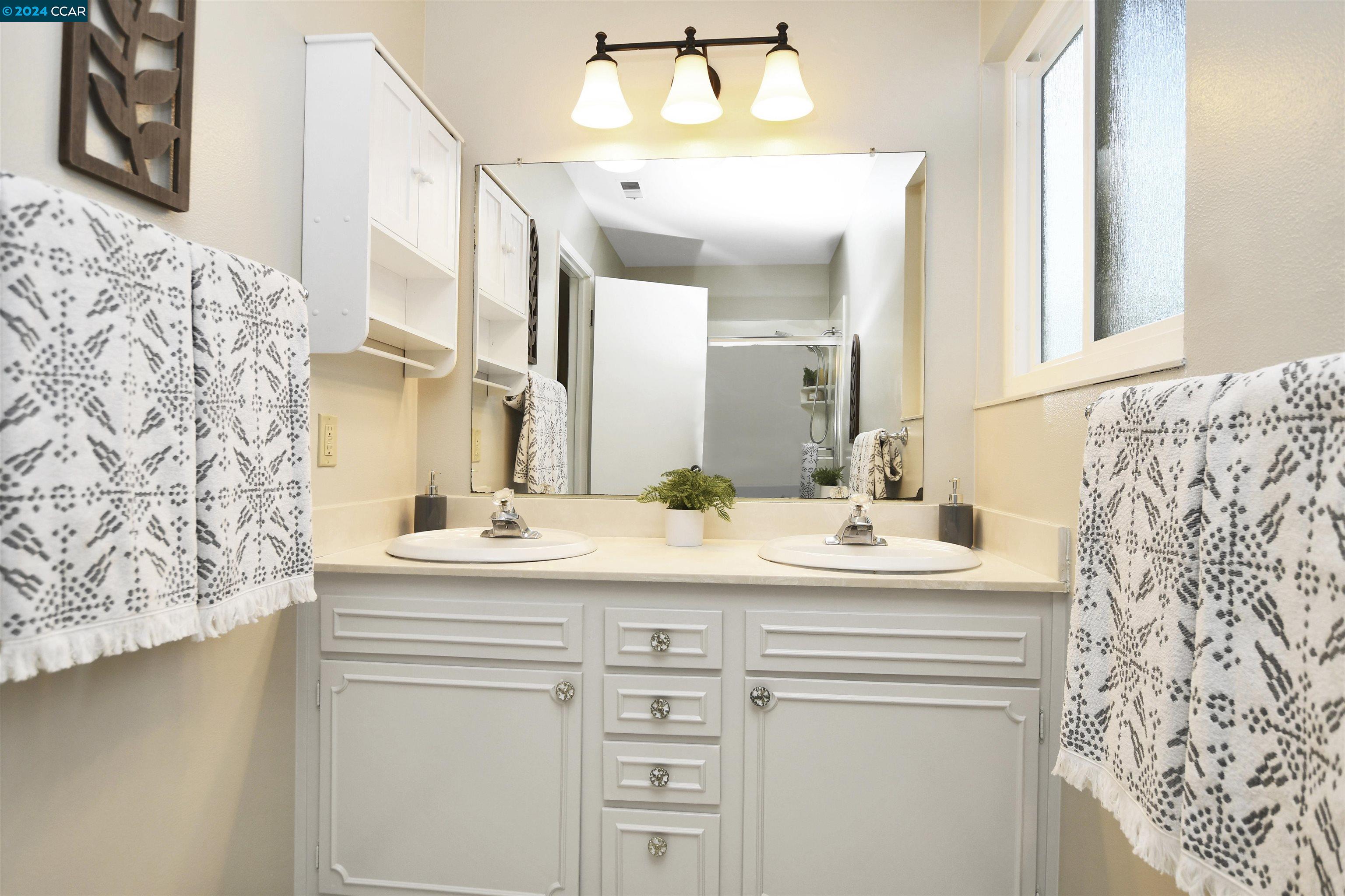 327 Mt Washington Way