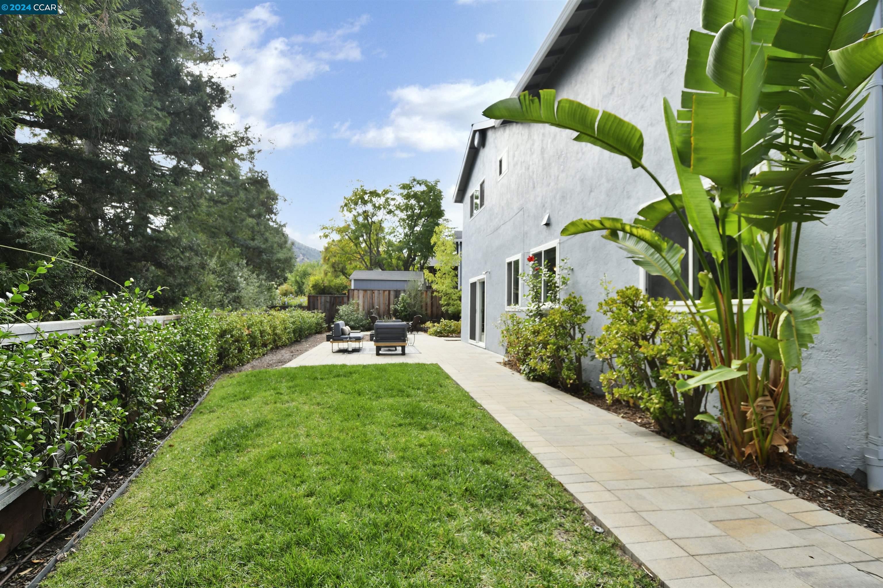 327 Mt Washington Way