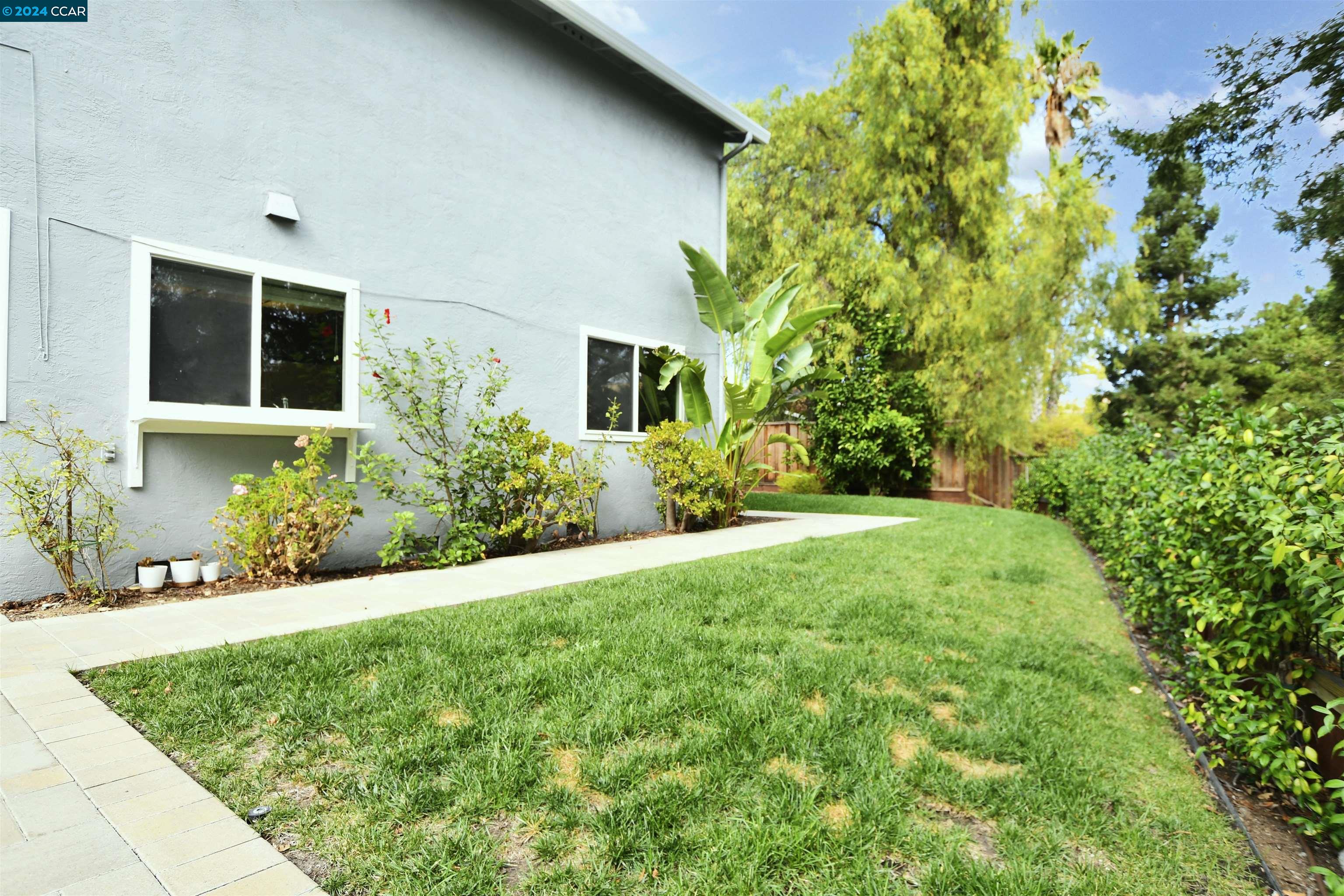 327 Mt Washington Way