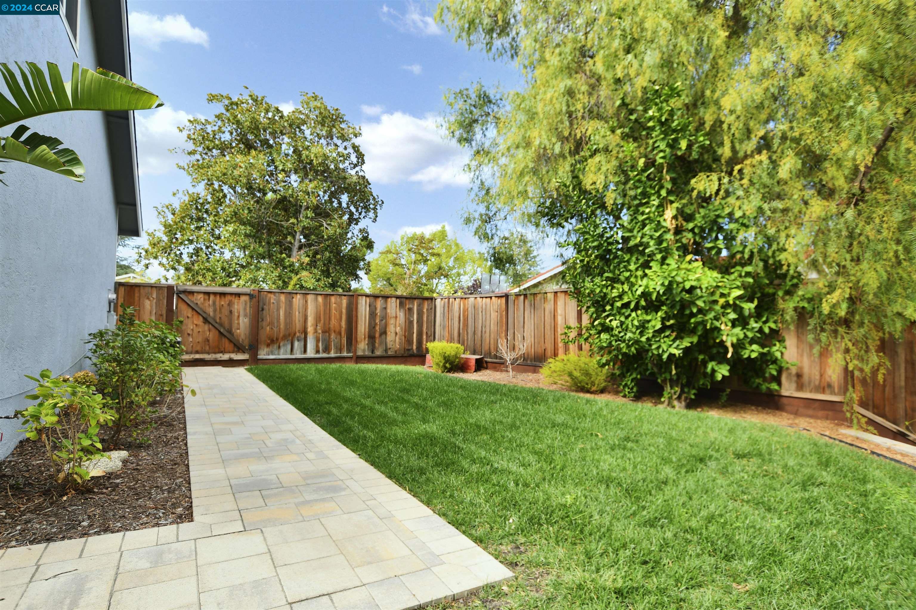 327 Mt Washington Way