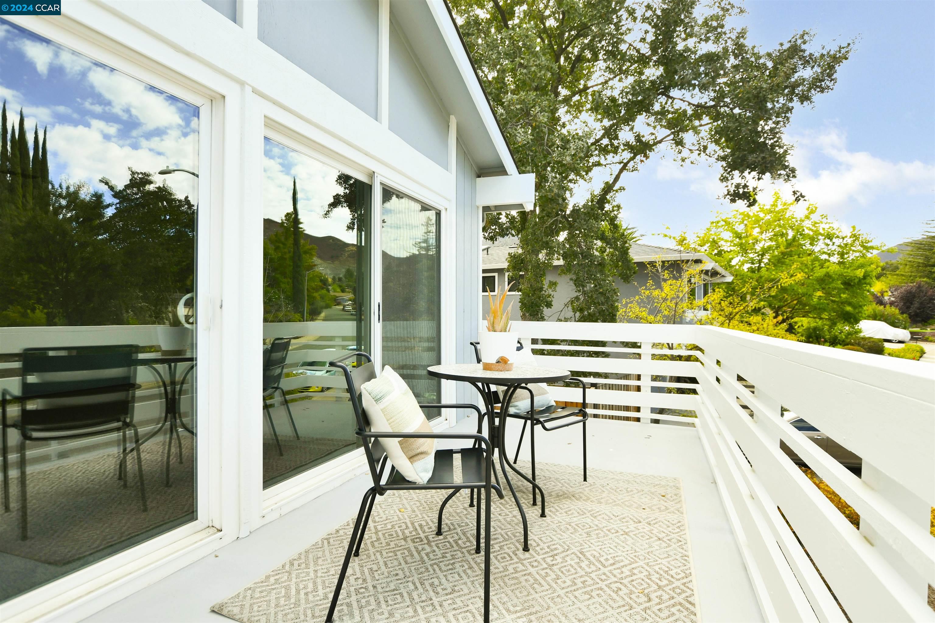 327 Mt Washington Way