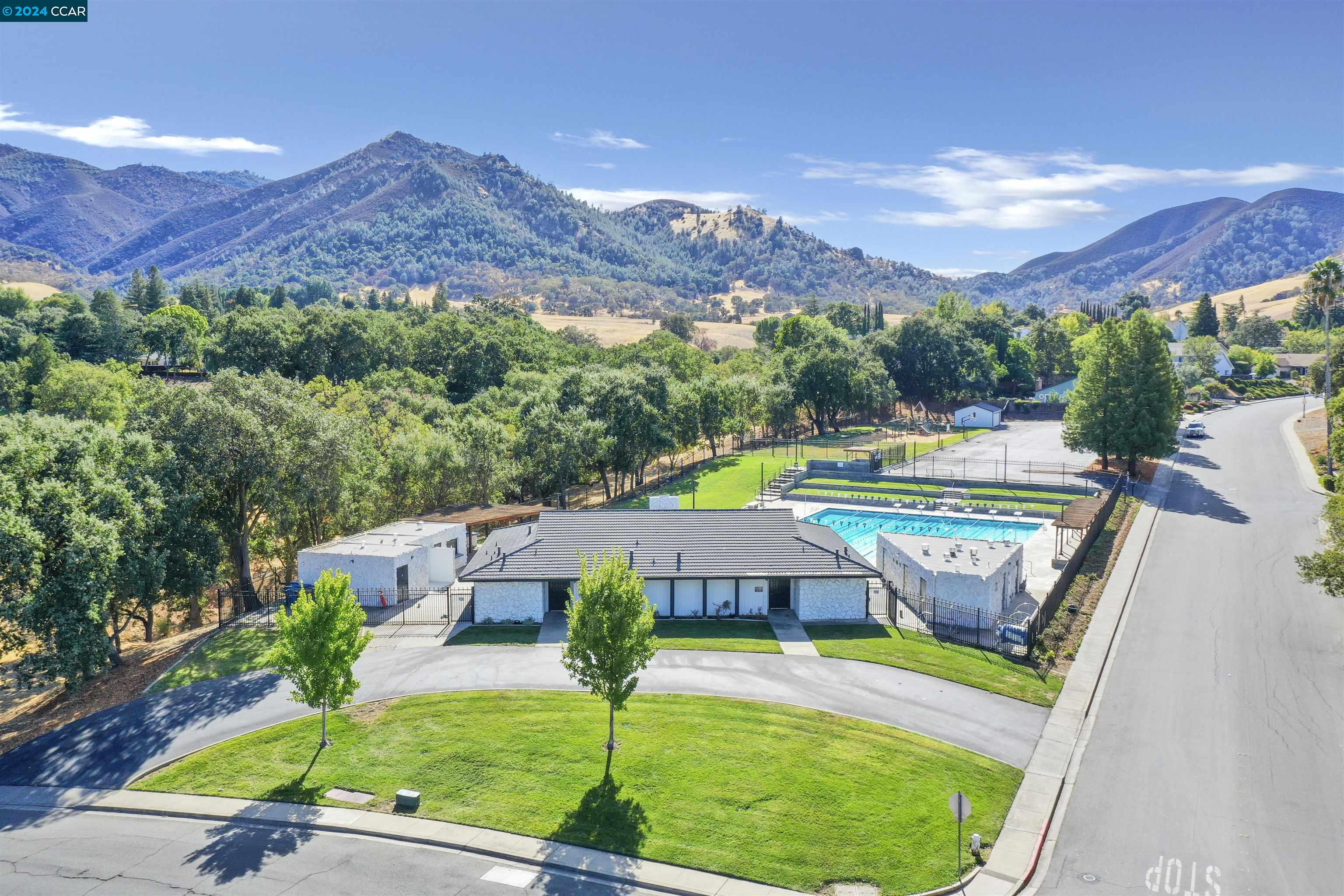 327 Mt Washington Way