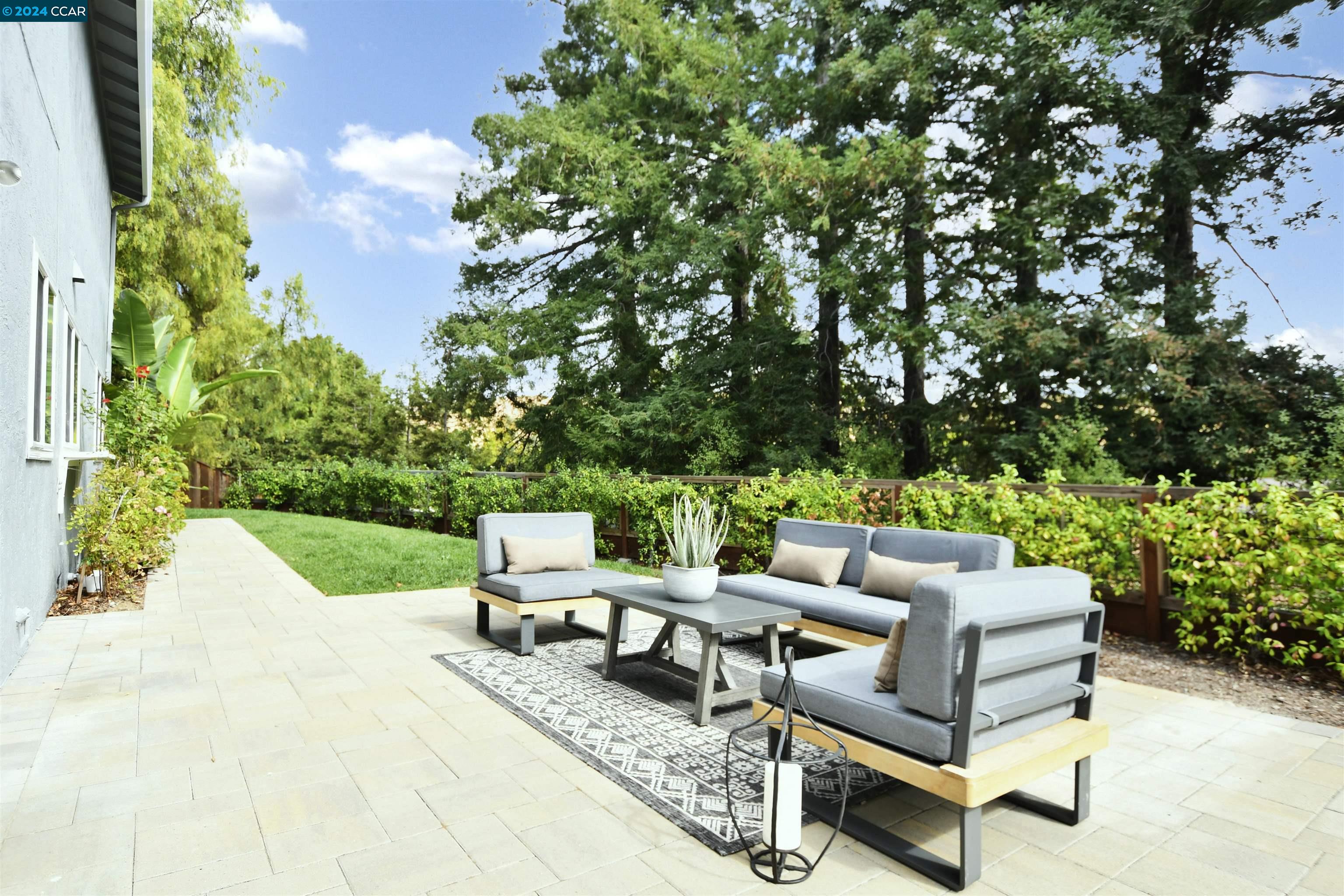 327 Mt Washington Way