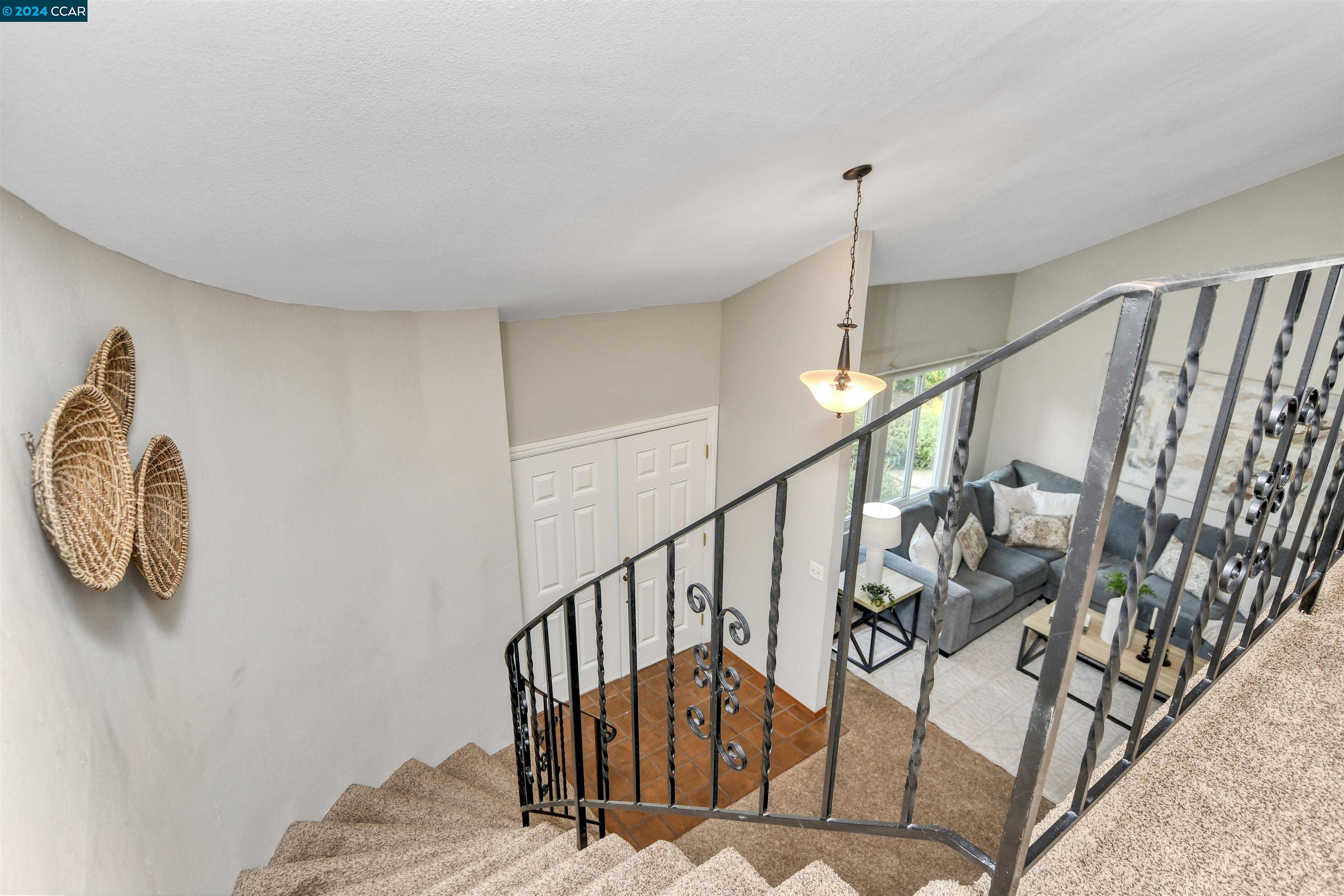 327 Mt Washington Way