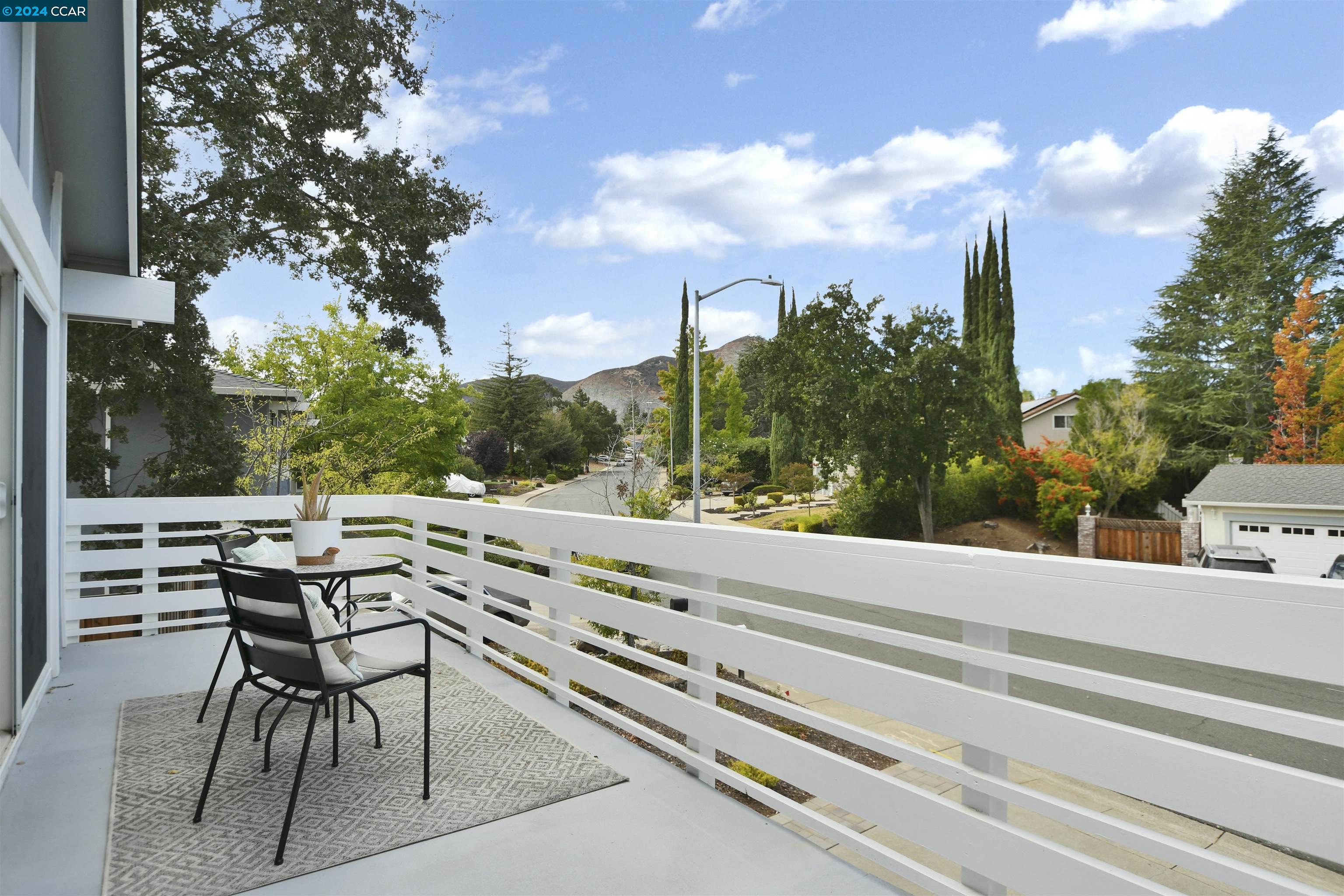 327 Mt Washington Way