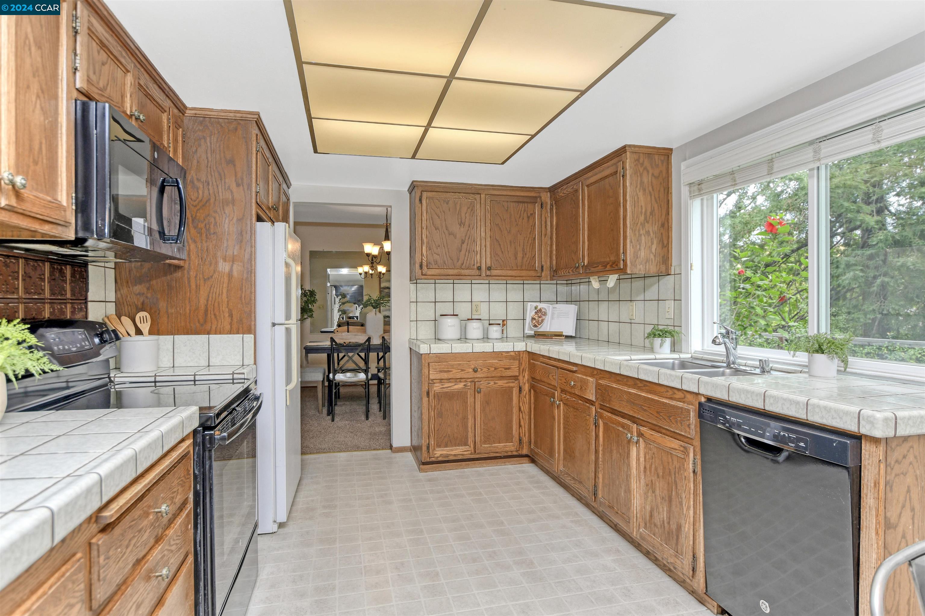 327 Mt Washington Way