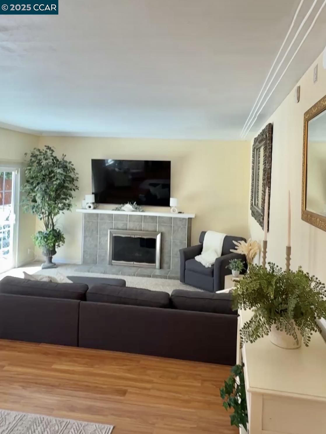 2279 Saint George Dr