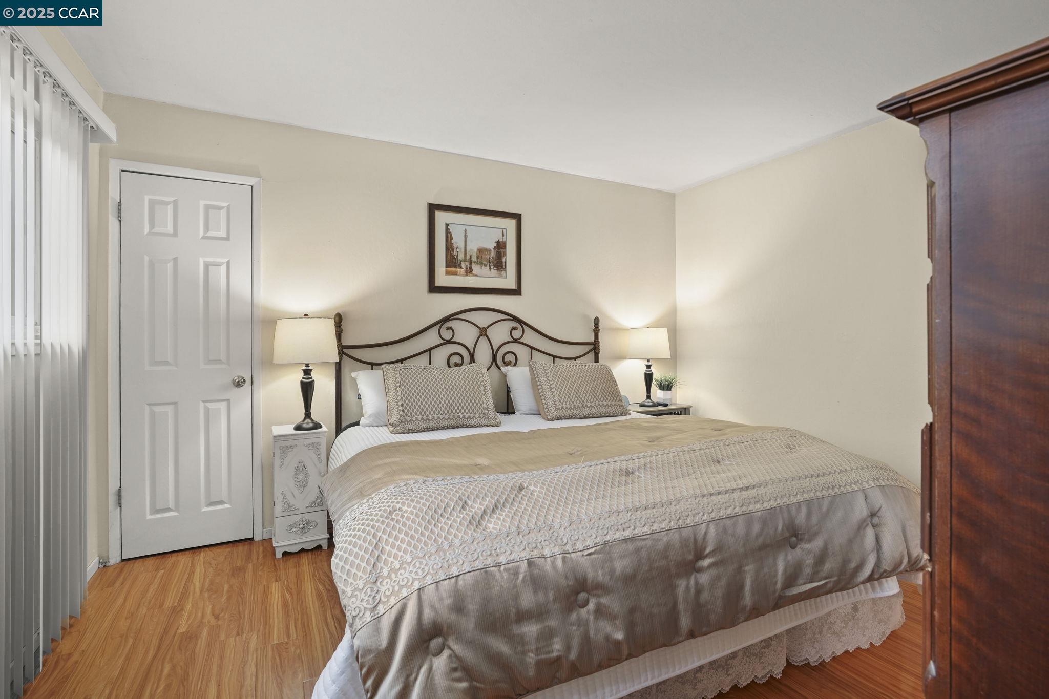 2279 Saint George Dr