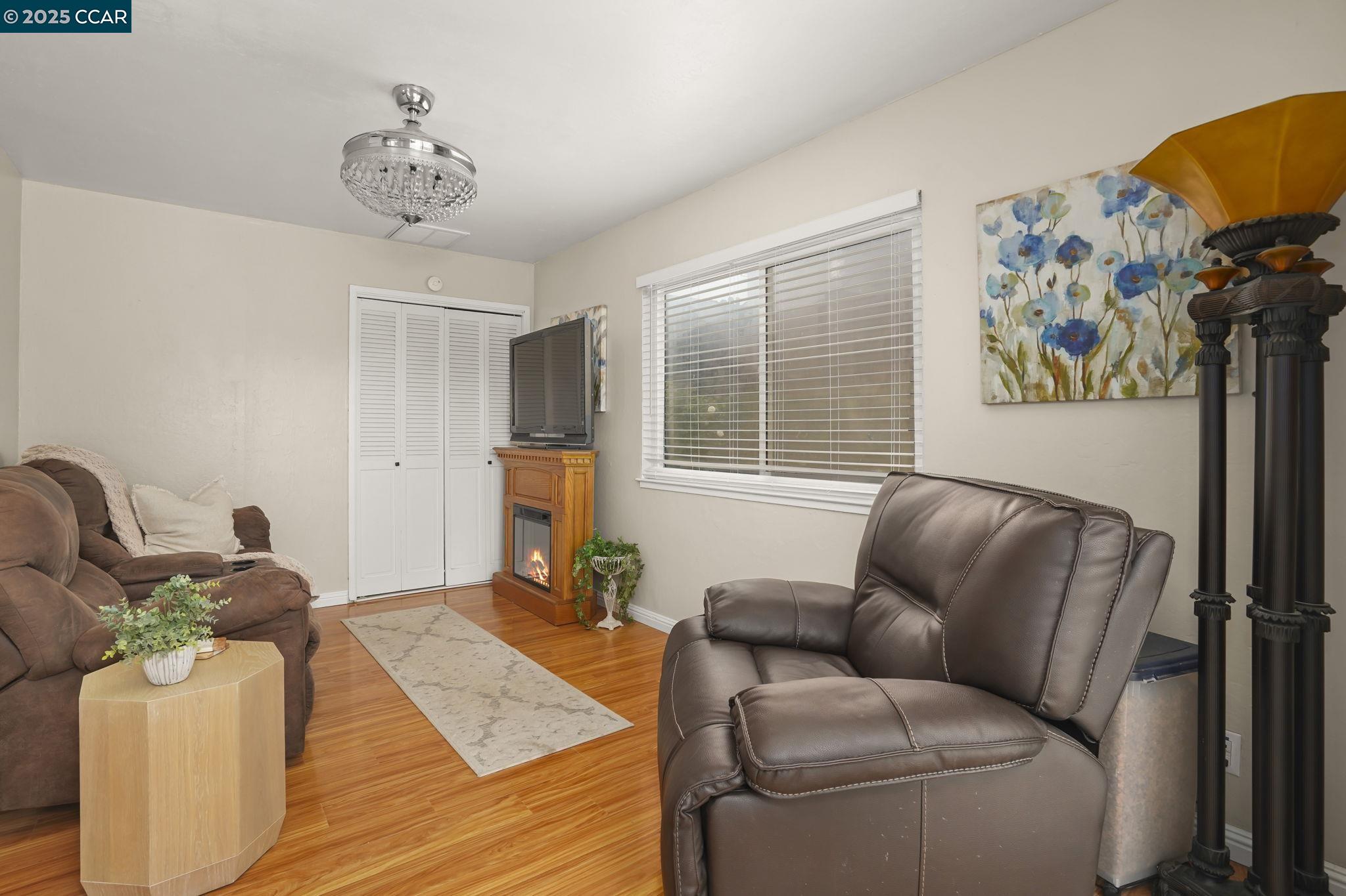 2279 Saint George Dr