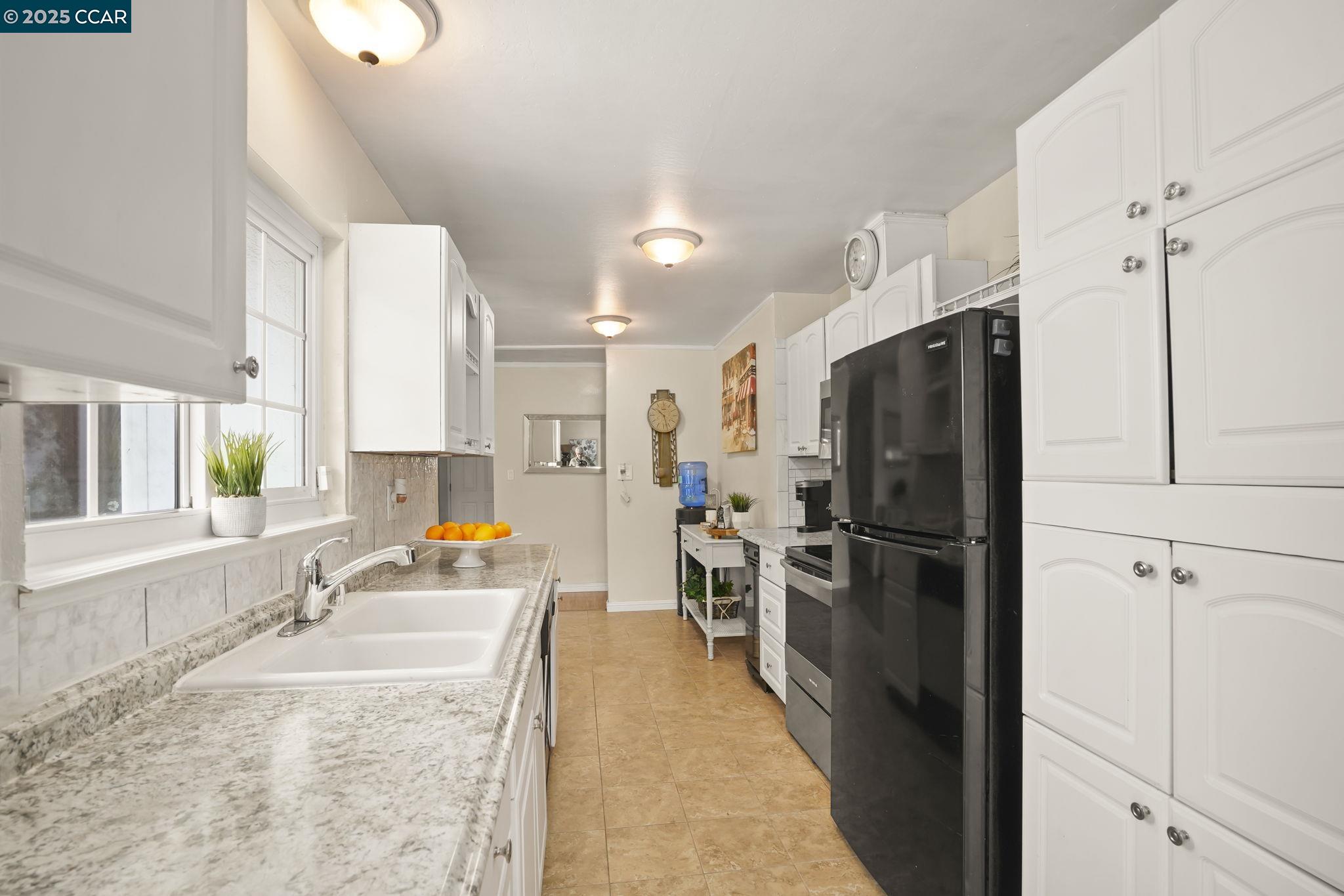 2279 Saint George Dr