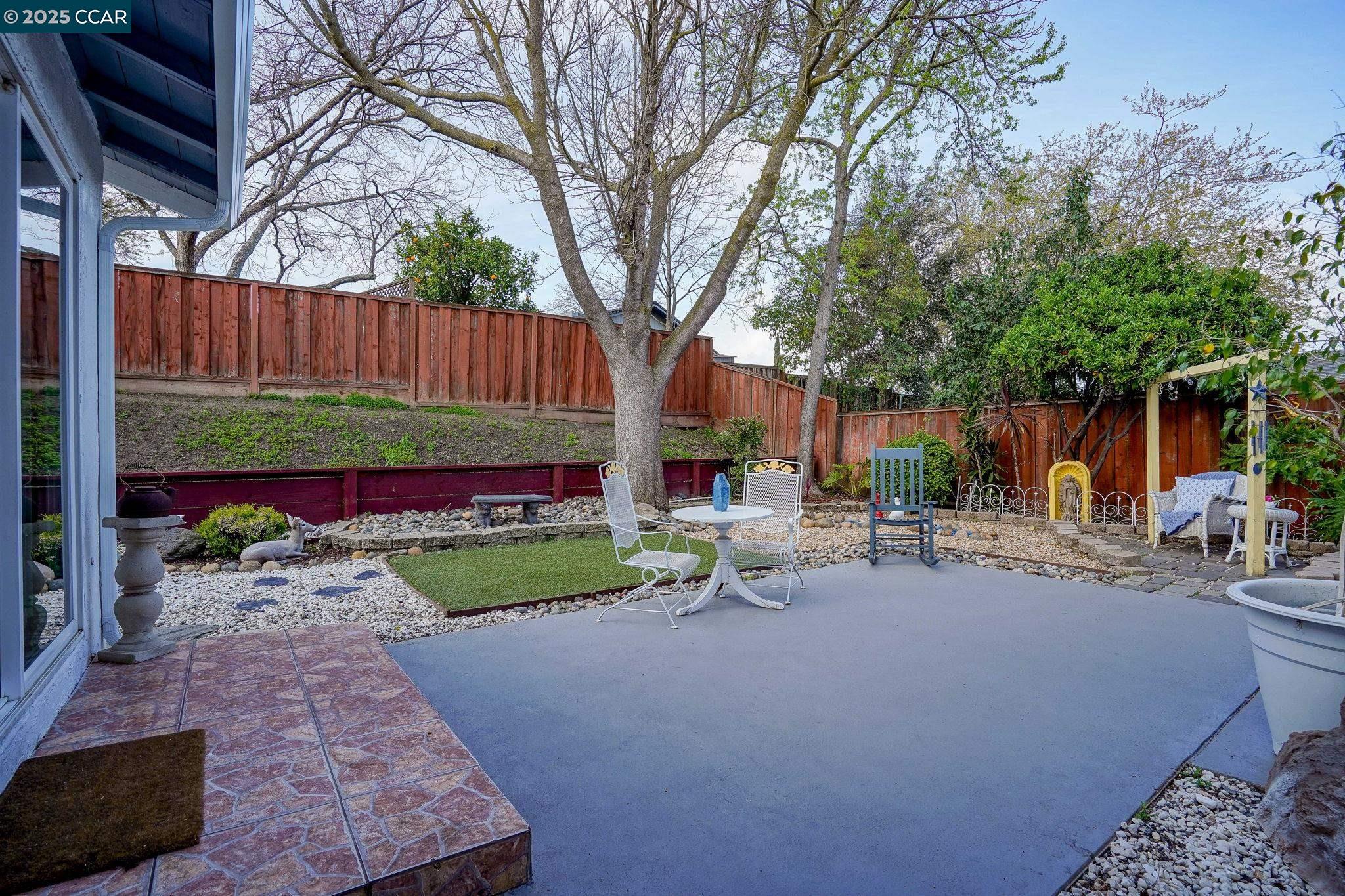 2279 Saint George Dr