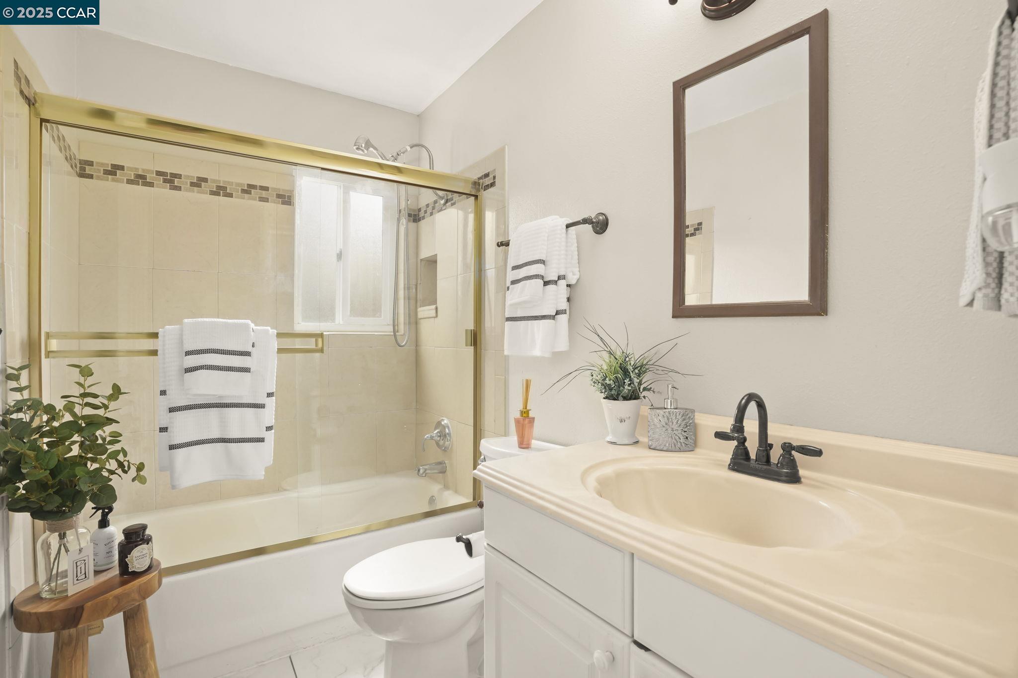 2279 Saint George Dr