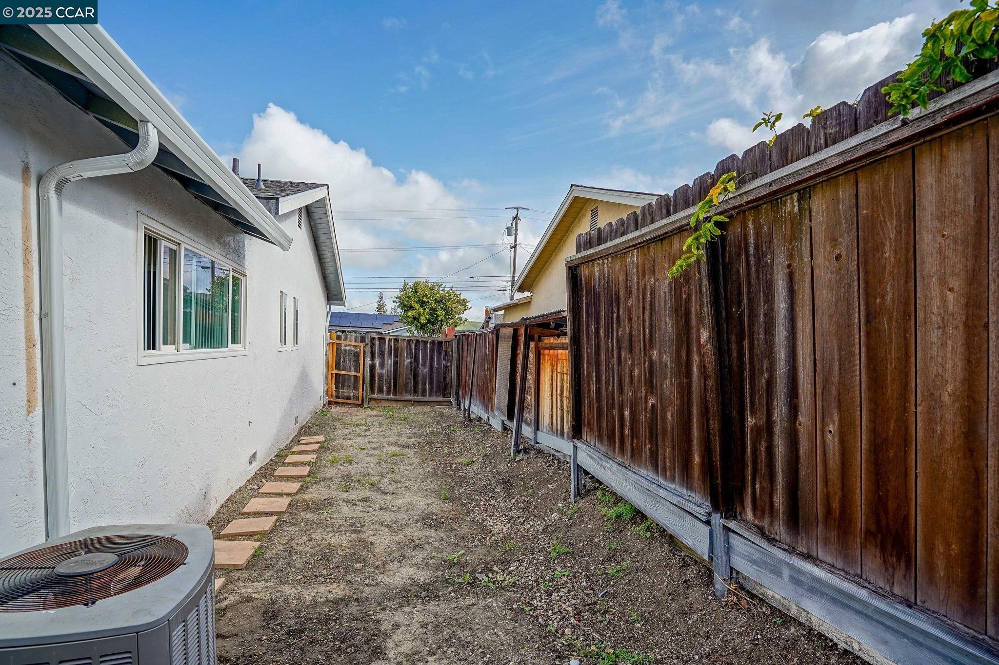 2279 Saint George Dr