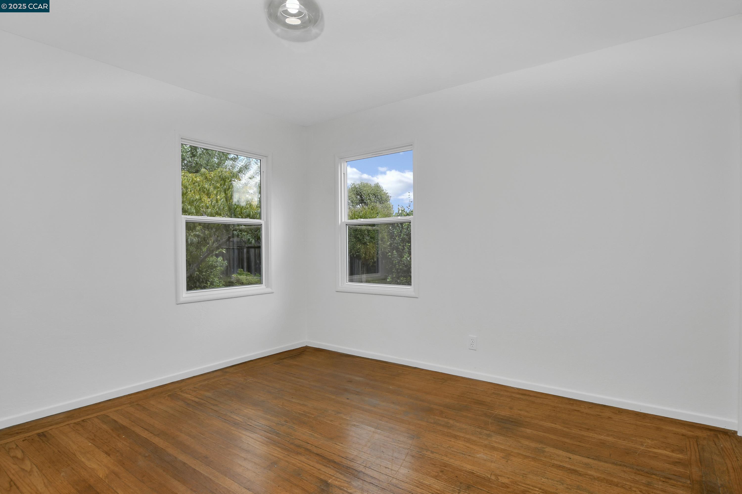 1860 Granada Dr