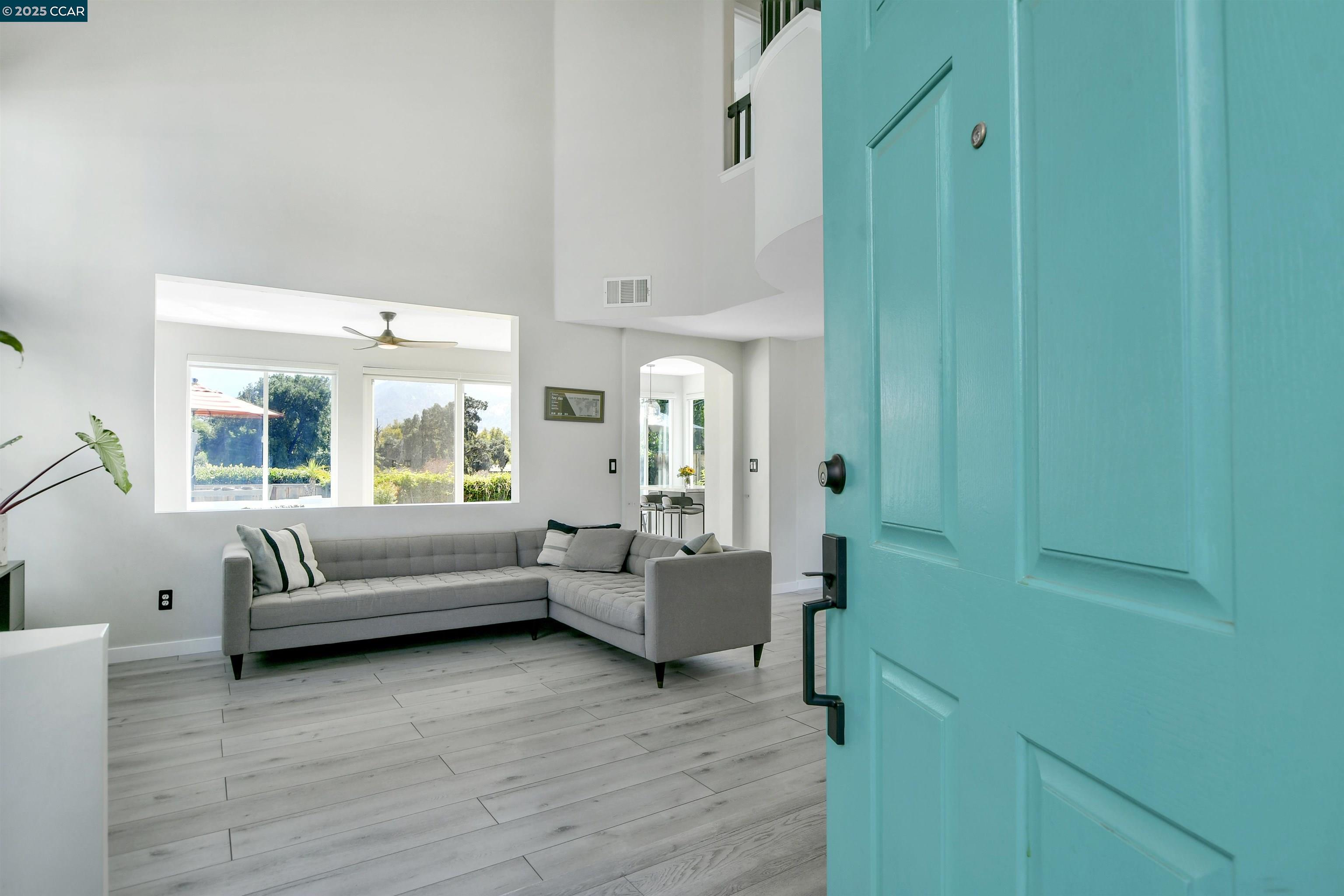 1039 Feather Cir