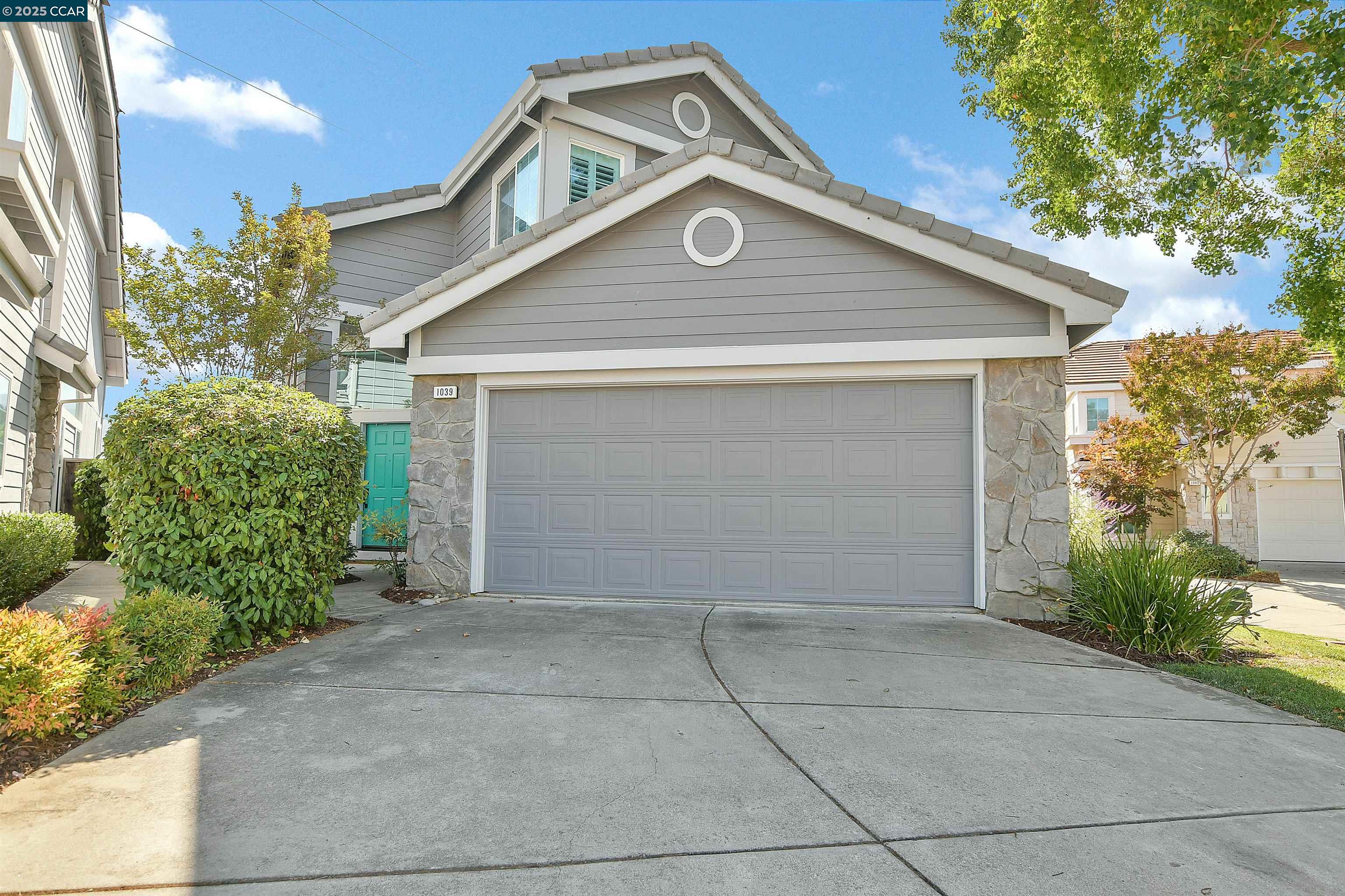 1039 Feather Cir