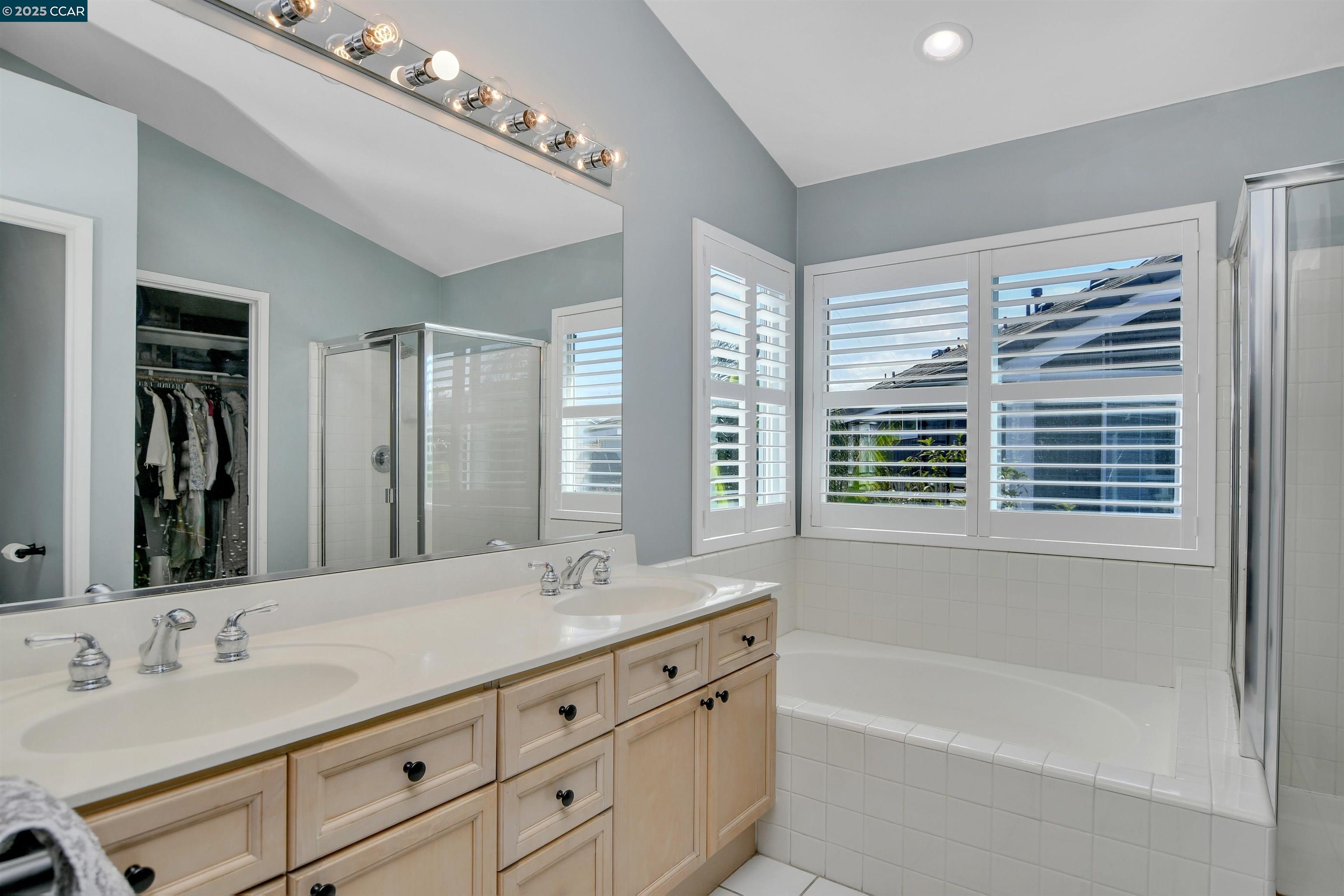 1039 Feather Cir