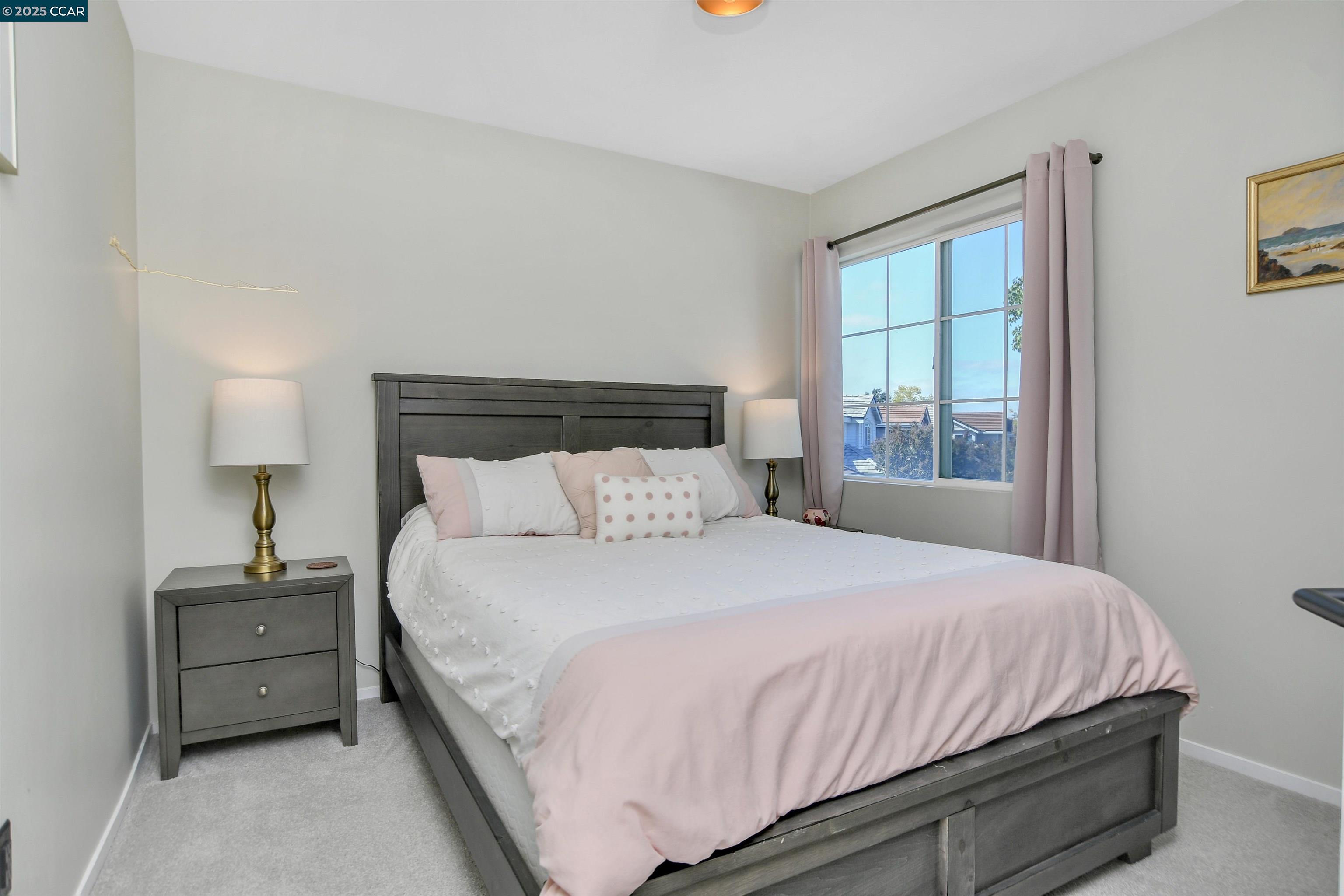 1039 Feather Cir