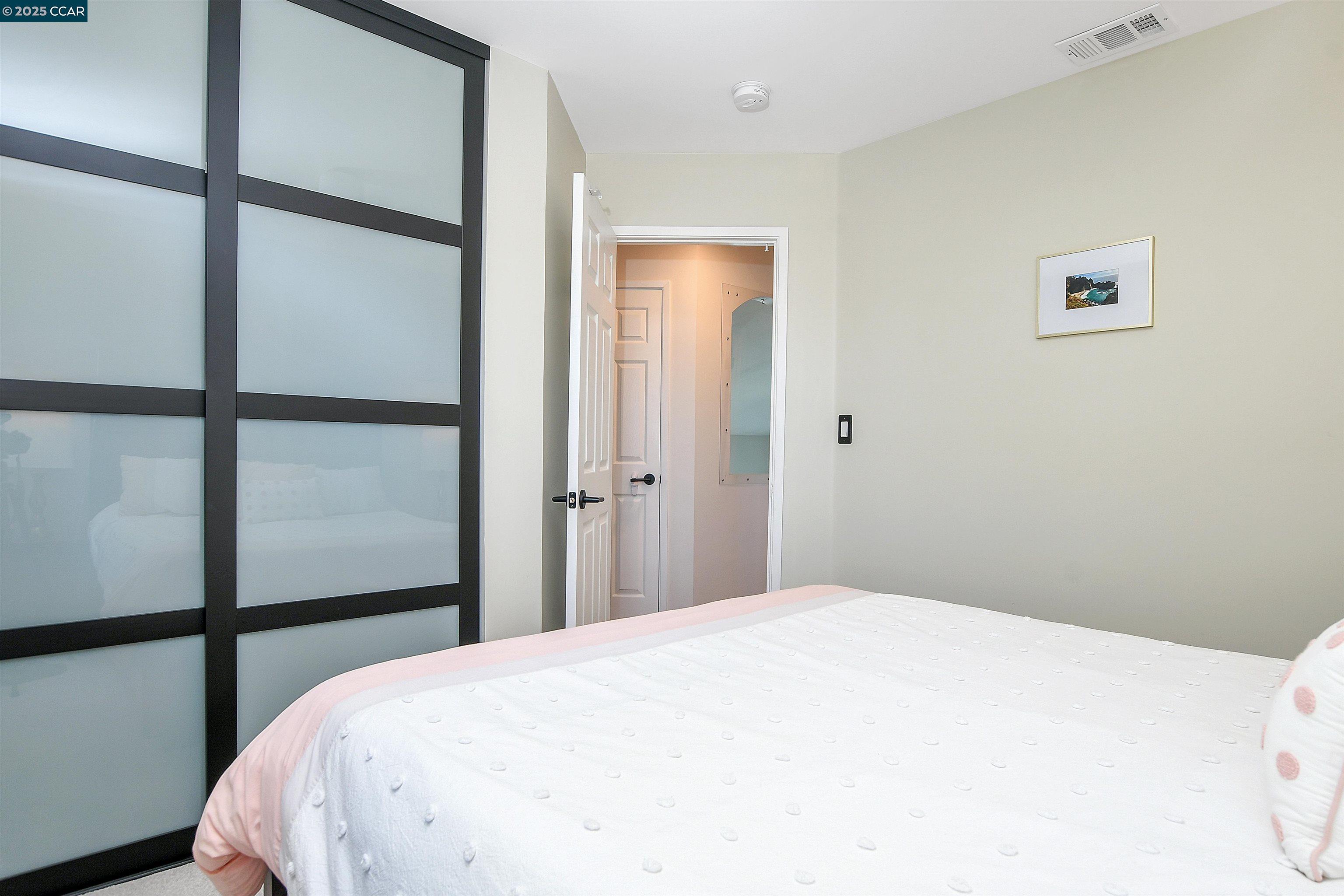 1039 Feather Cir