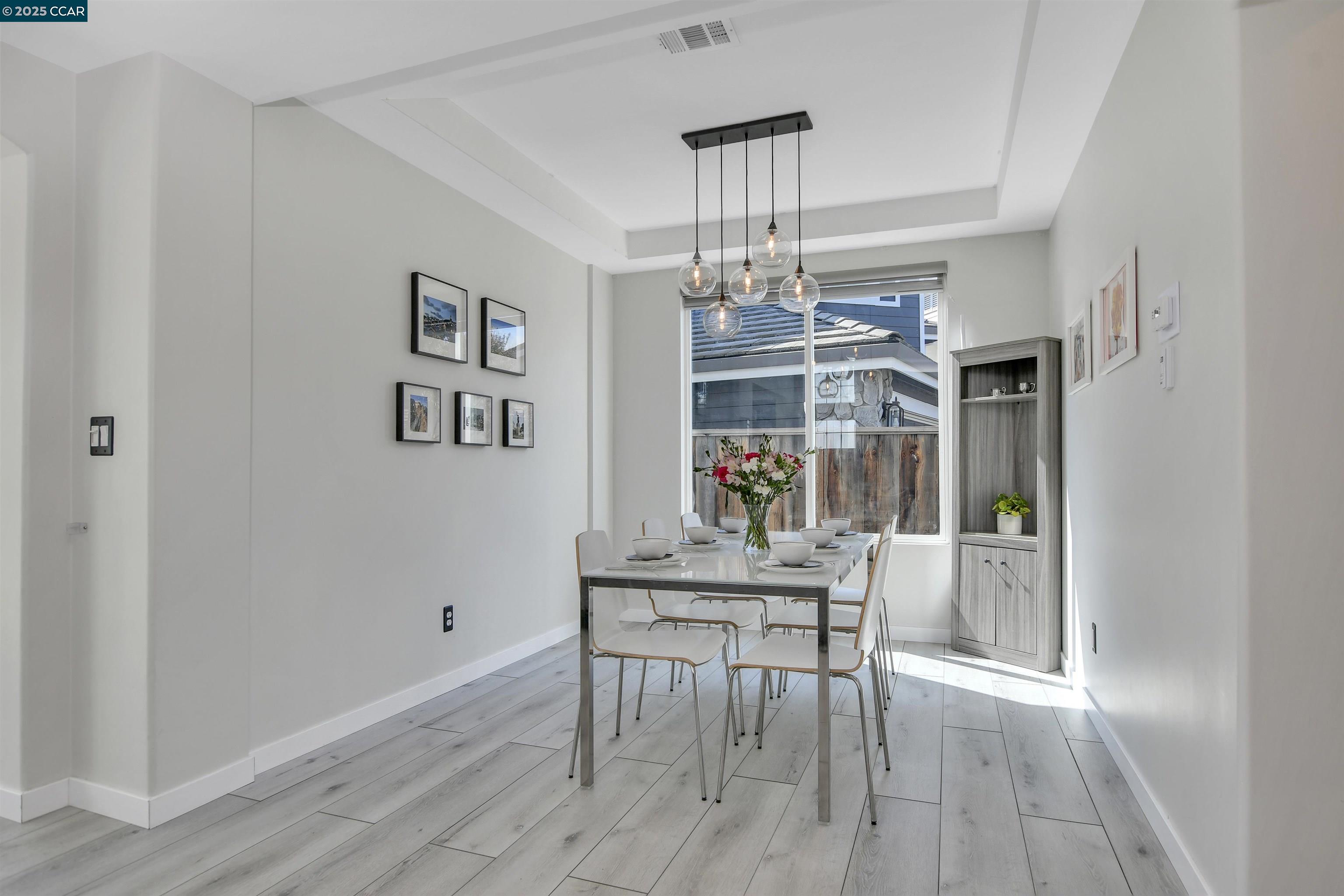 1039 Feather Cir