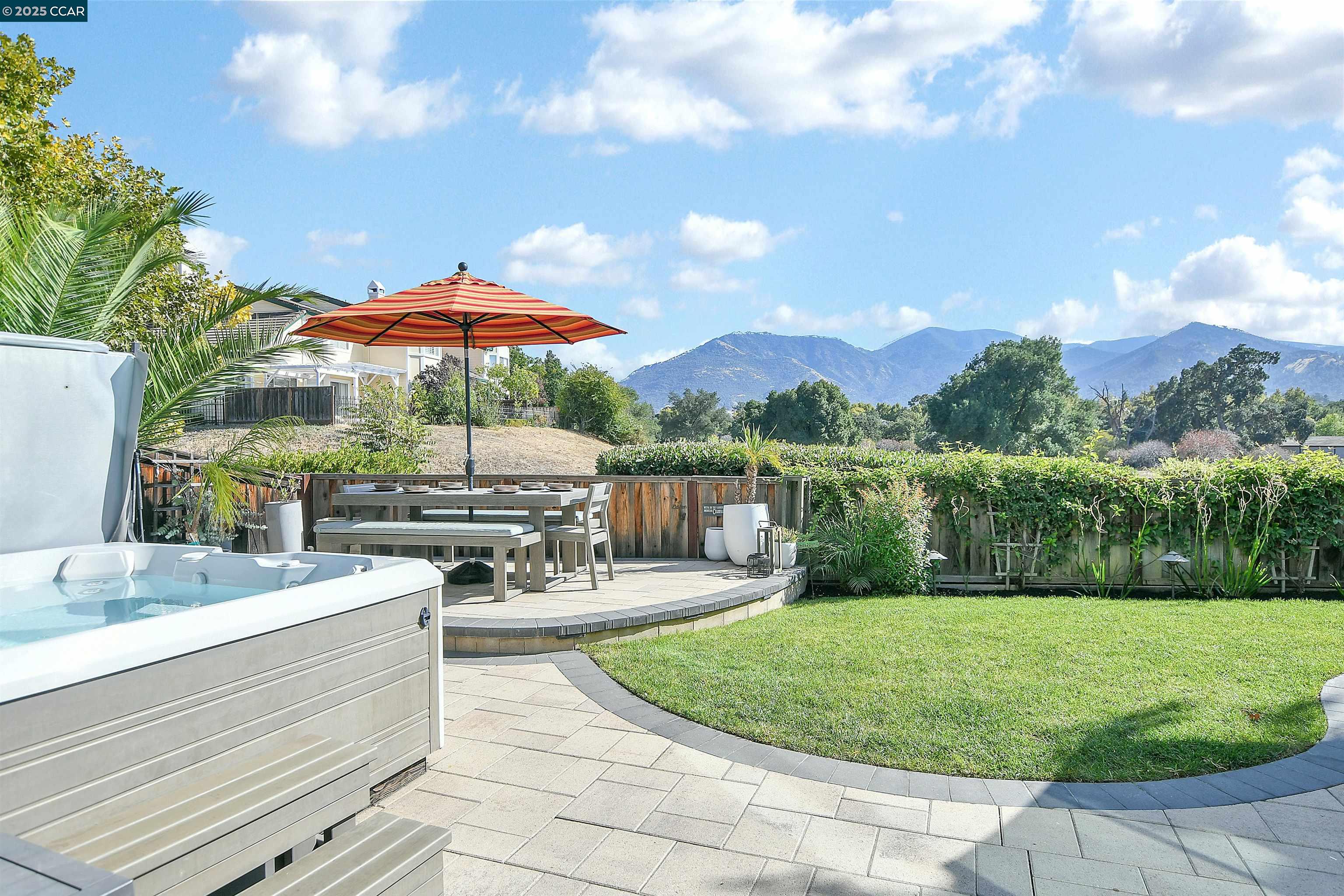 1039 Feather Cir