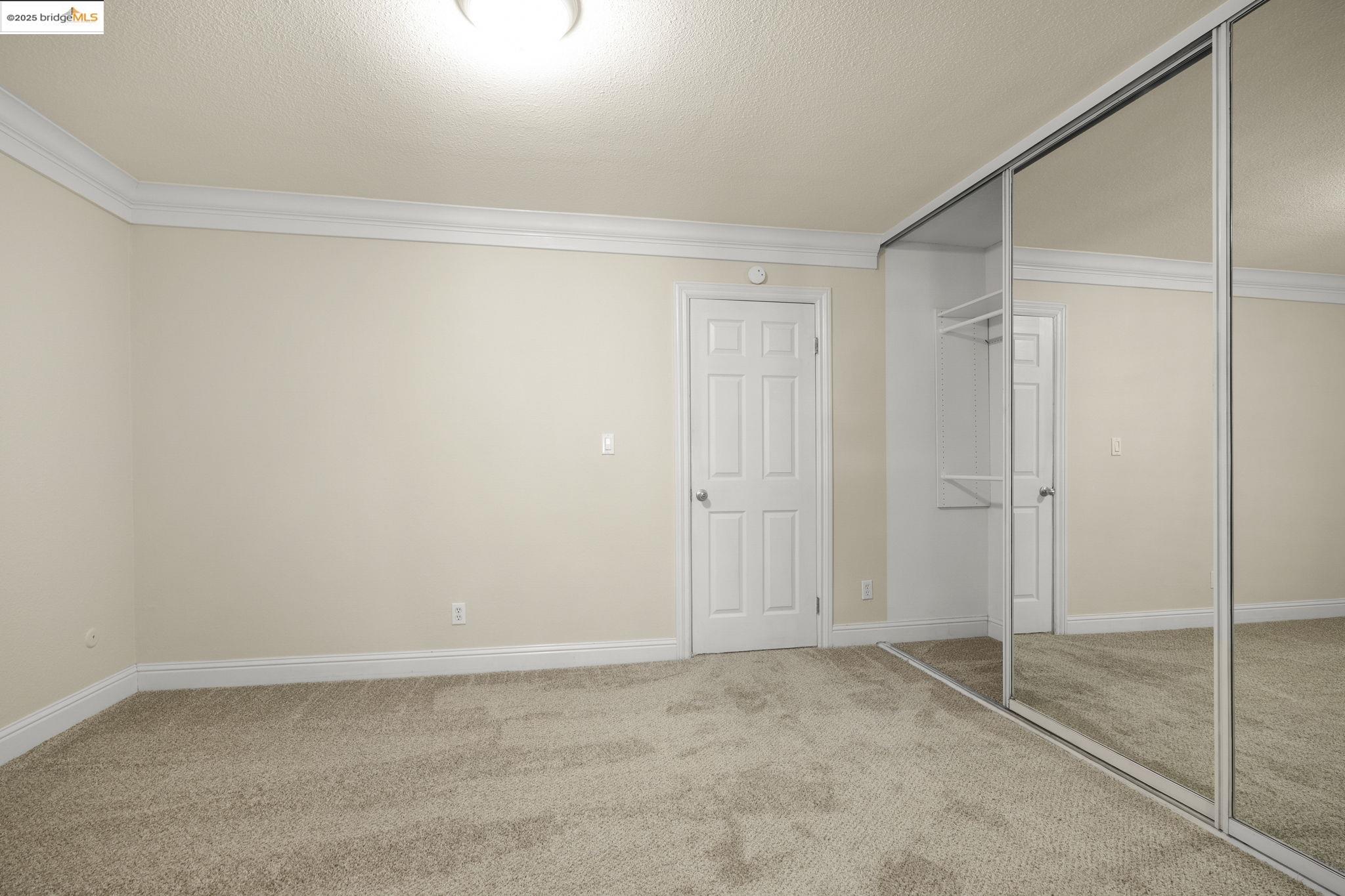 2141 Northwood Cir # B