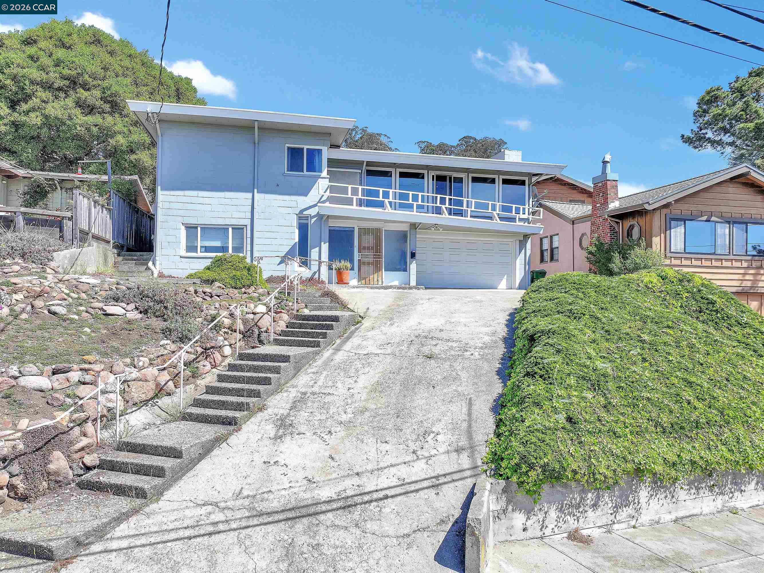 832 Contra Costa Dr
