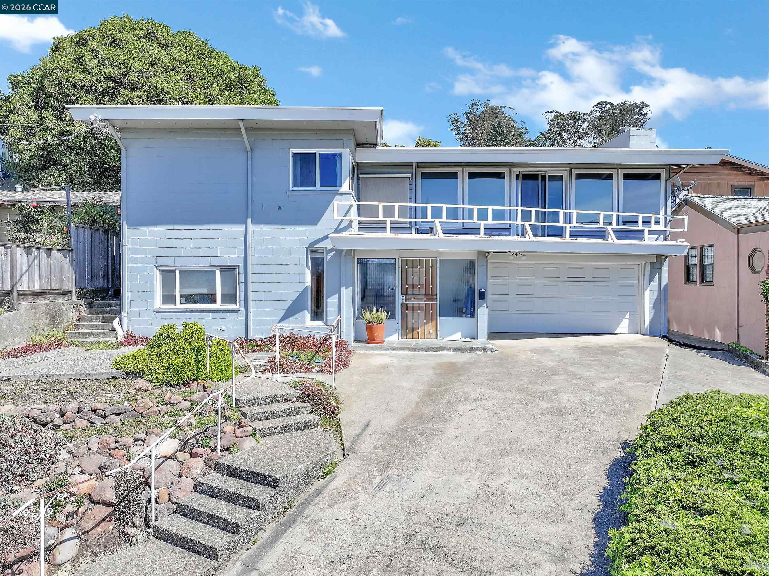 832 Contra Costa Dr