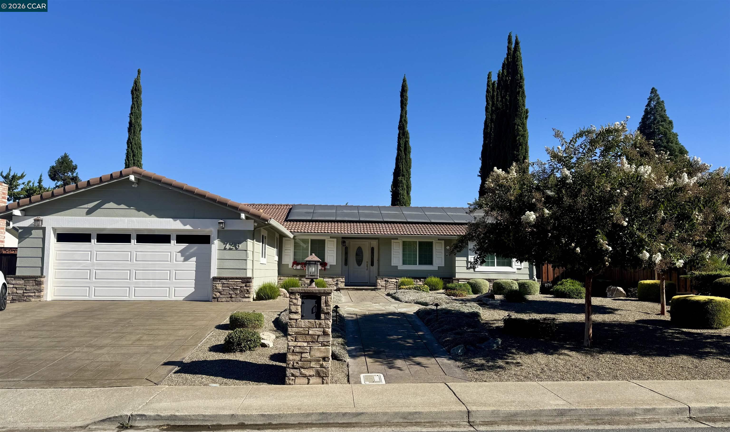 726 Bloching Cir