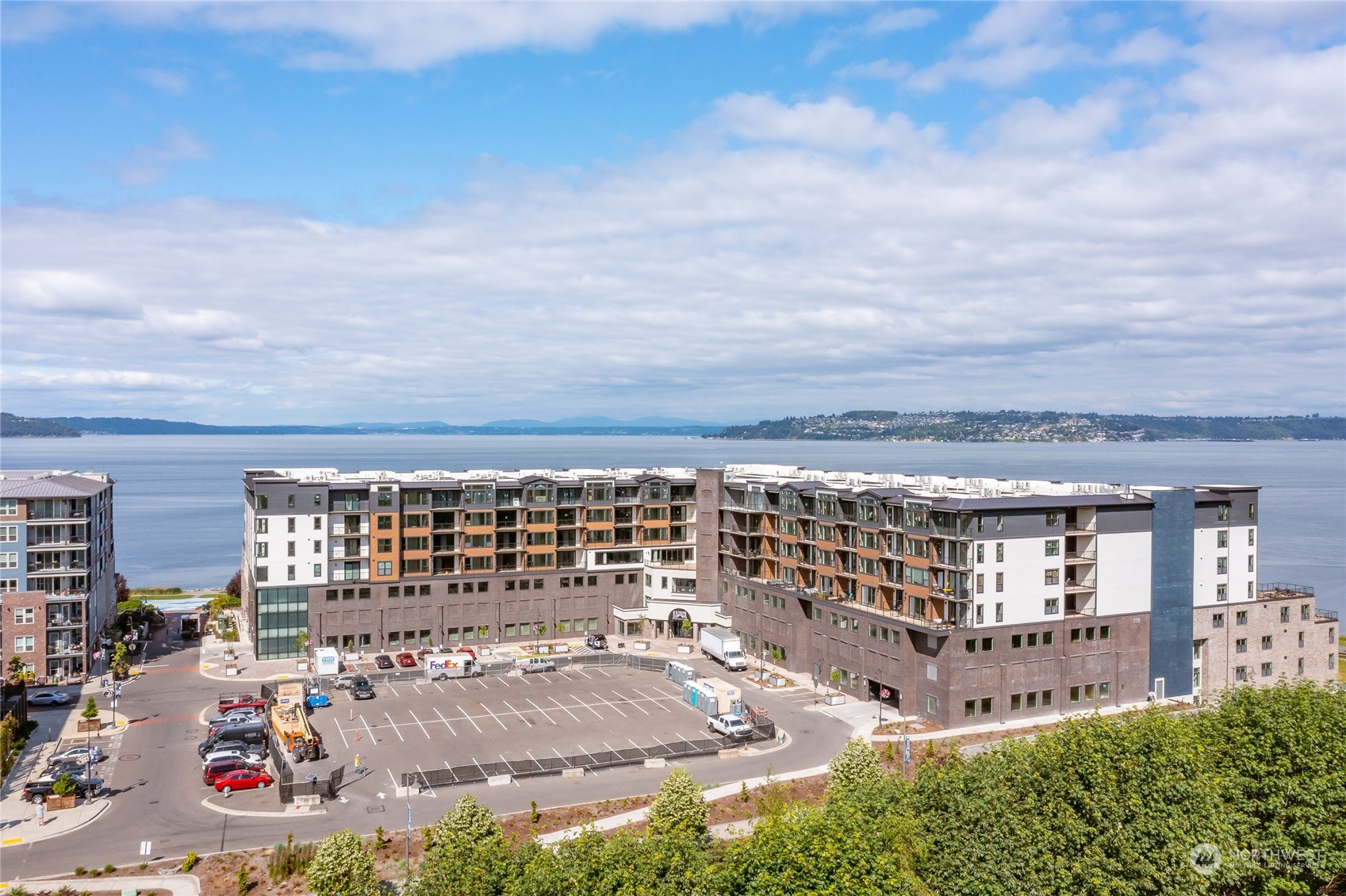 4907 Main Street Unit: 827