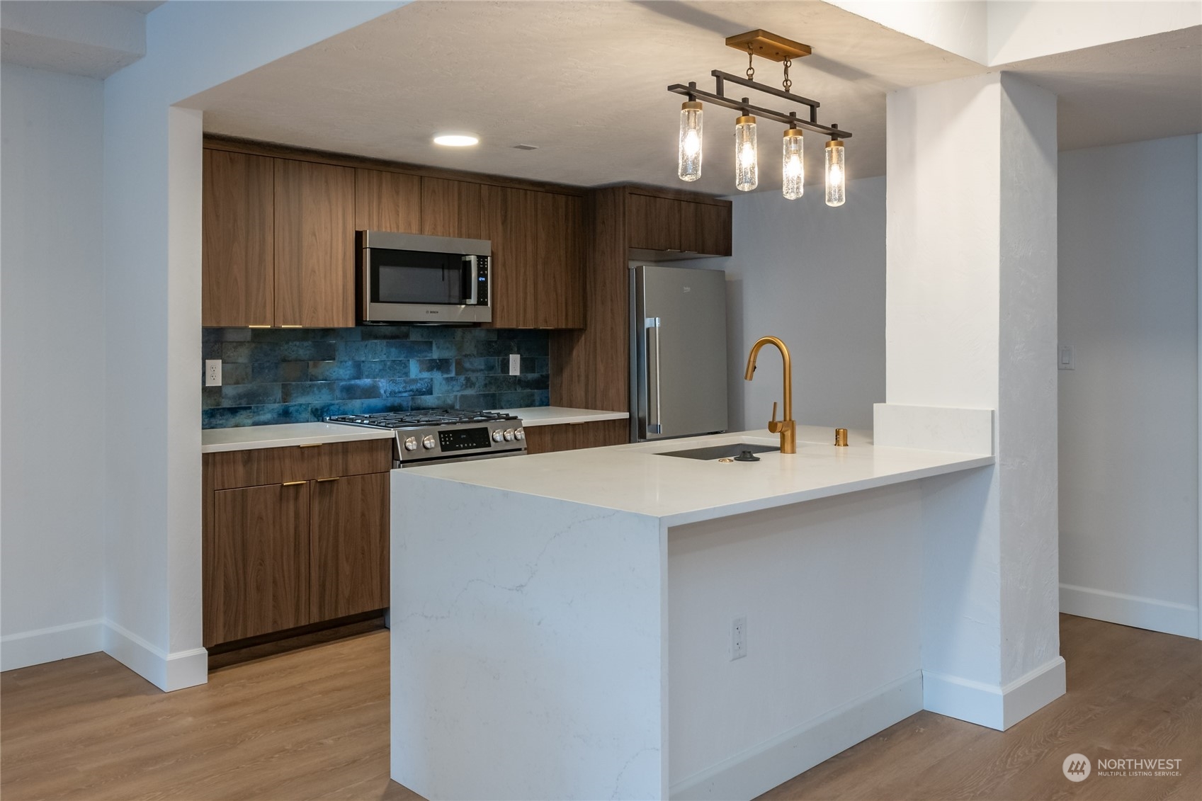 4907 Main Street Unit: 827