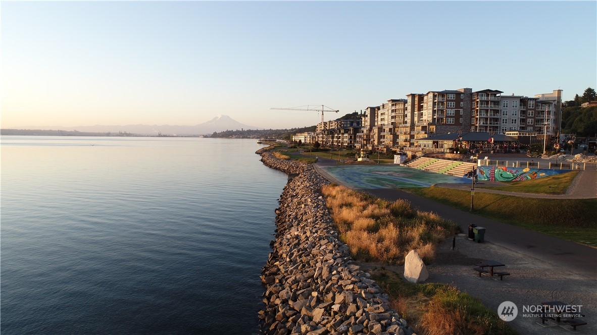 4907 Main Street Unit: 827