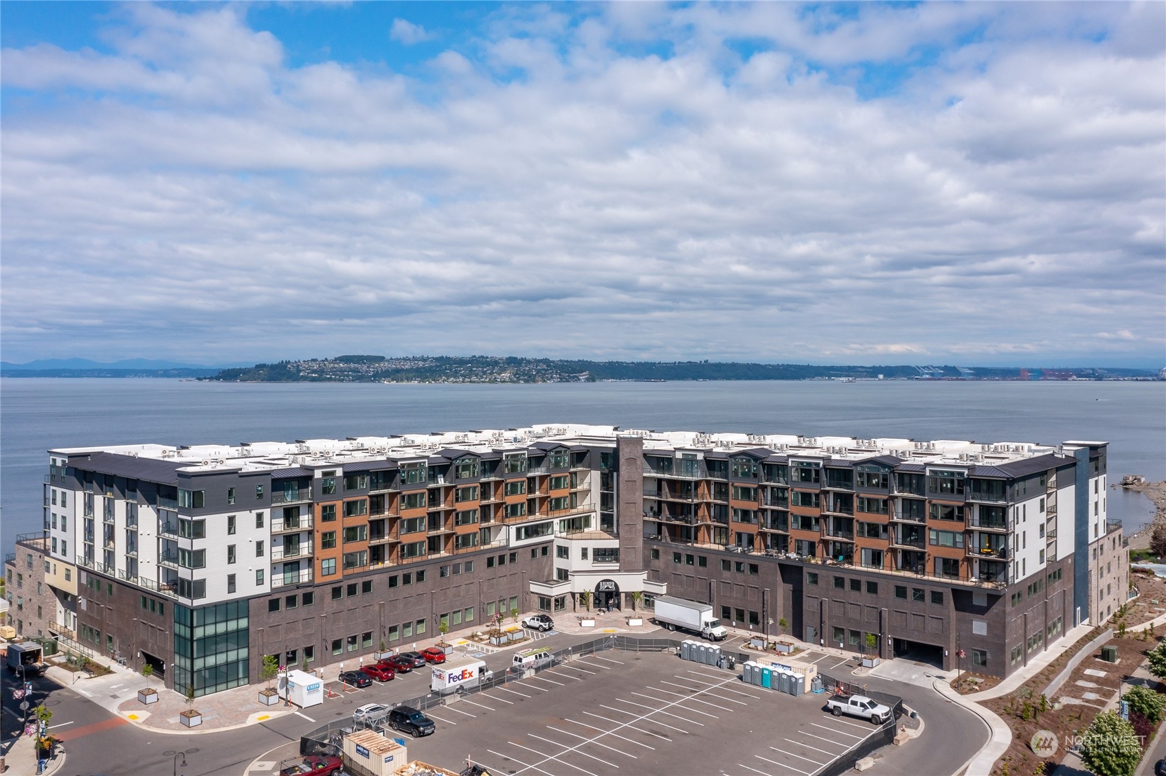 4907 Main Street Unit: 827