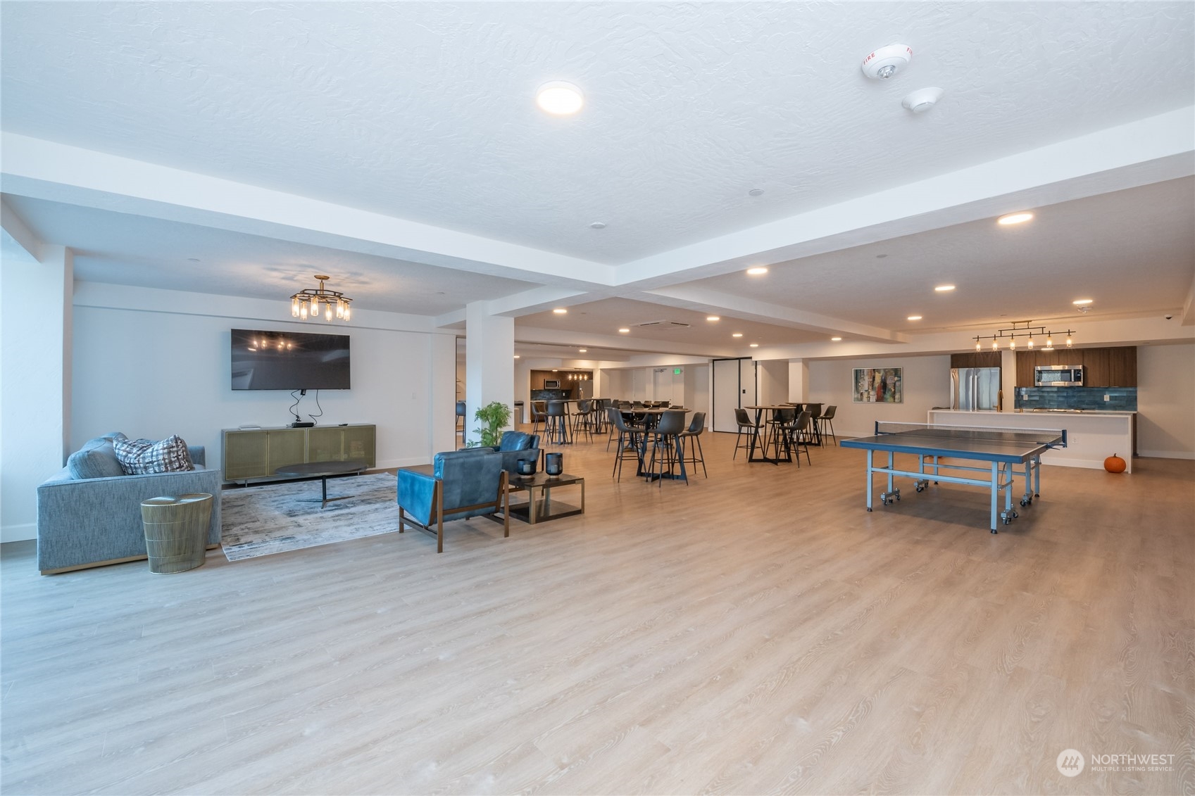 4907 Main Street Unit: 827