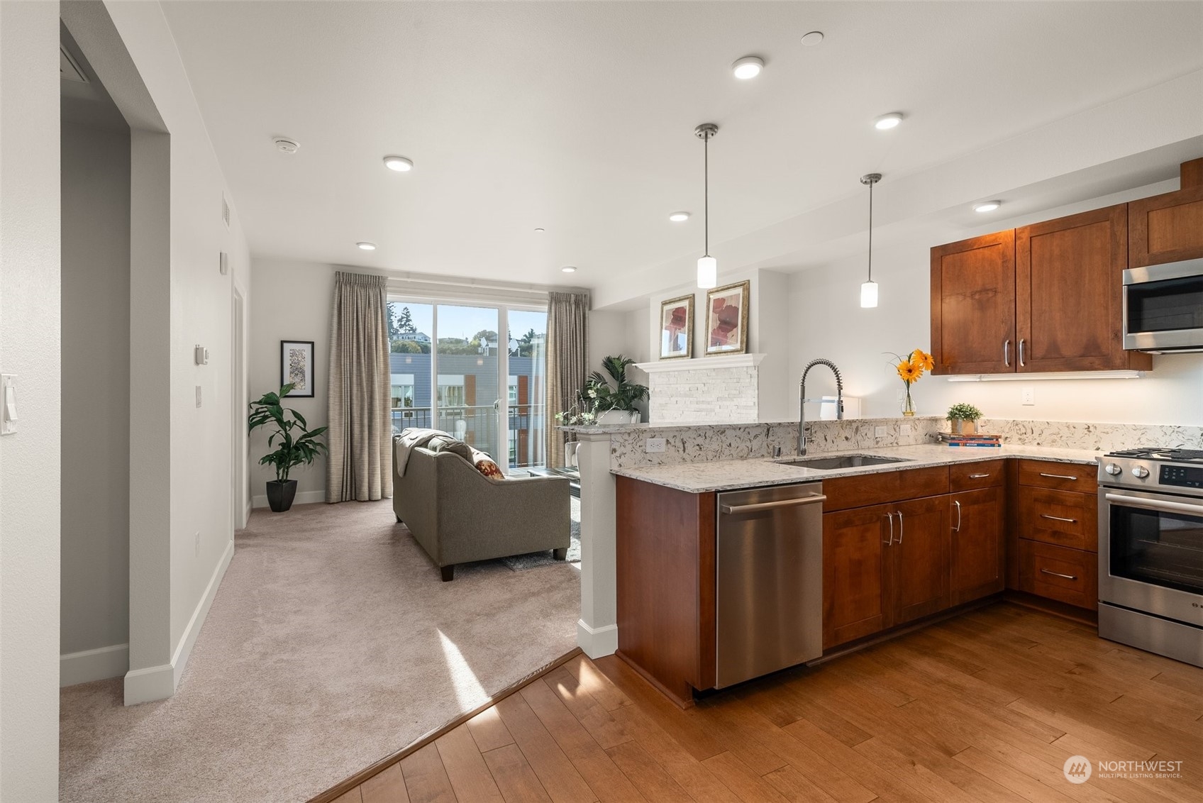 4961 Main Street #819