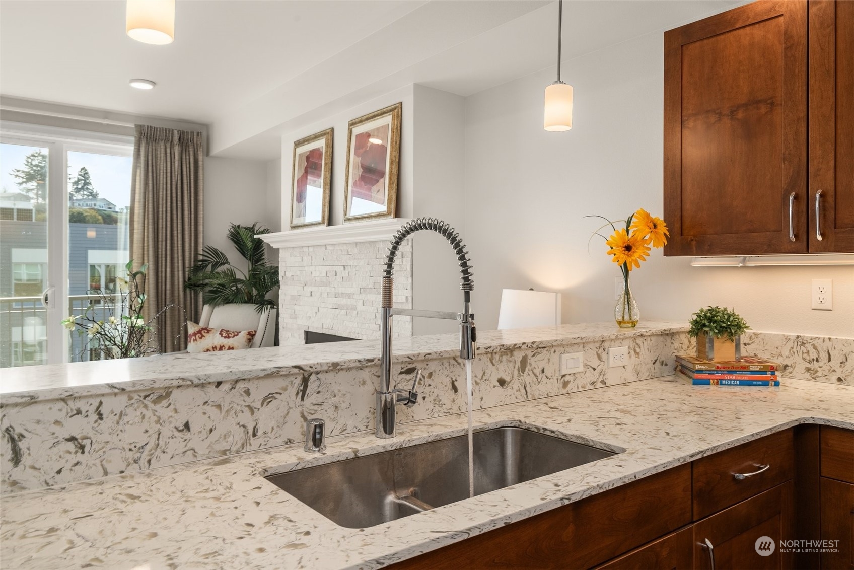 4961 Main Street #819