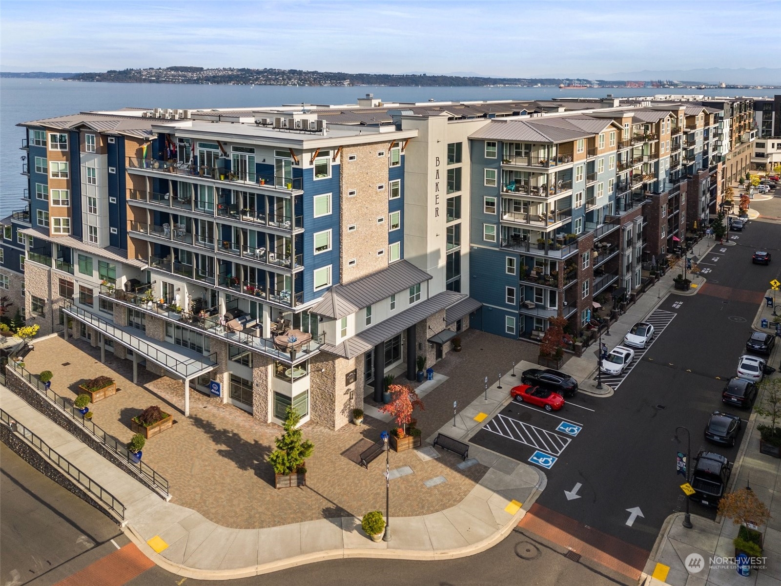 4961 Main Street #819