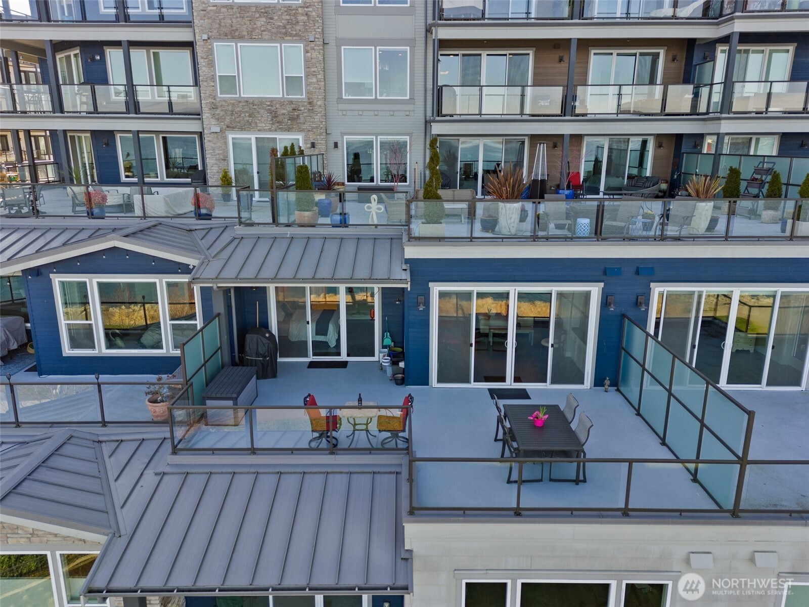 4961 Main Street Unit: 402