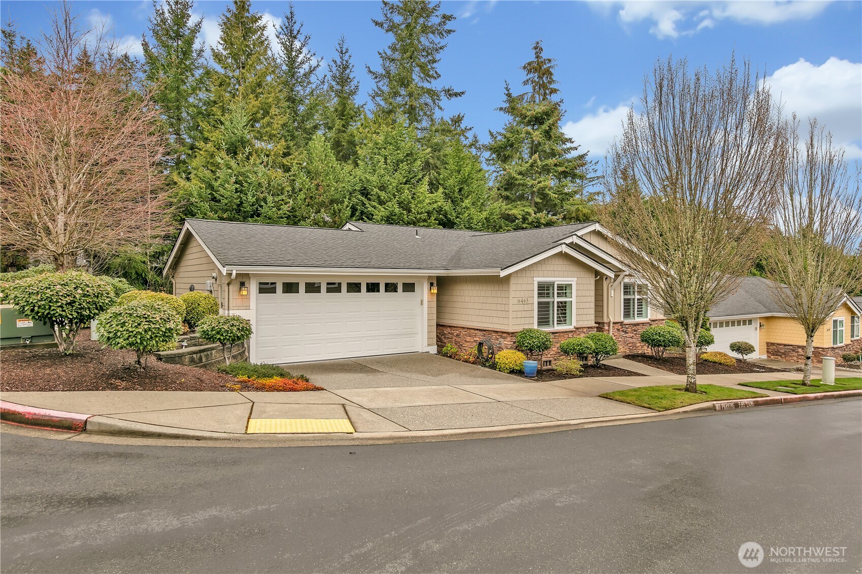 6463 Hunt Highlands Loop