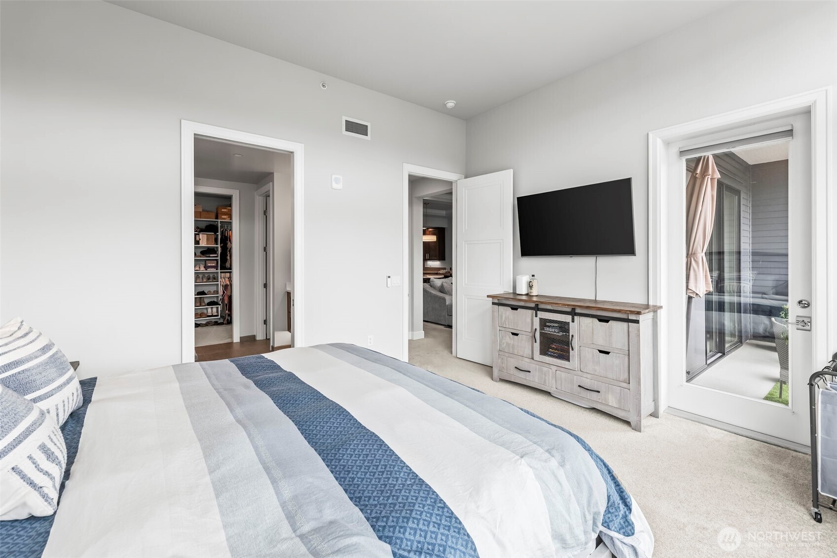 4907 Main Street Unit: 830