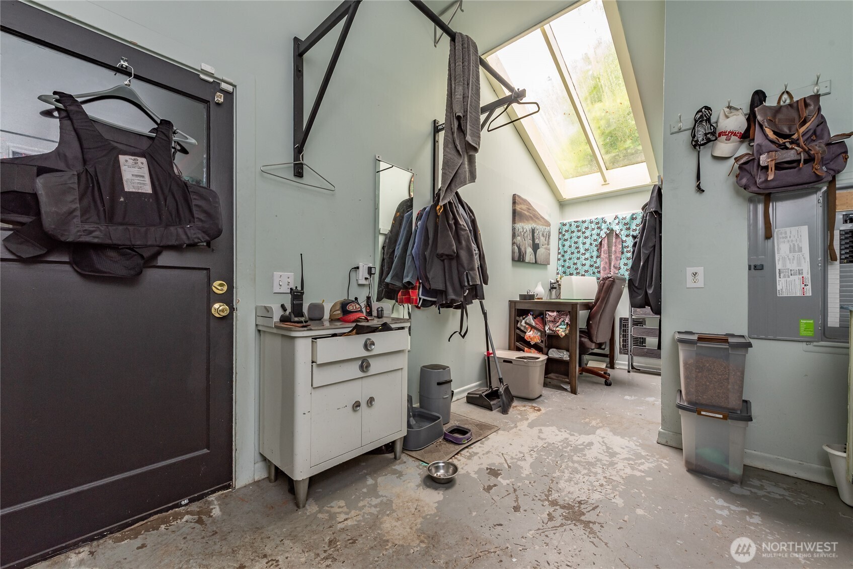 9302 Dekoven Drive SW