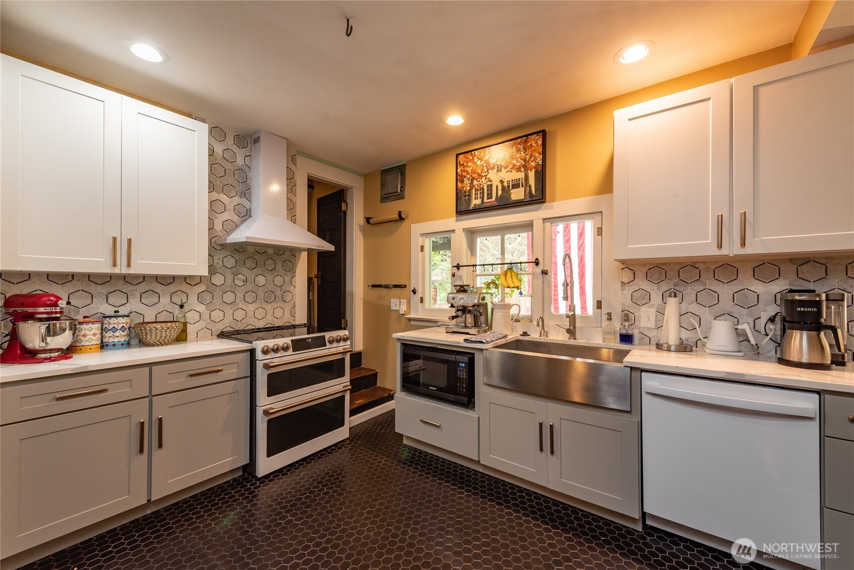 9302 Dekoven Drive SW