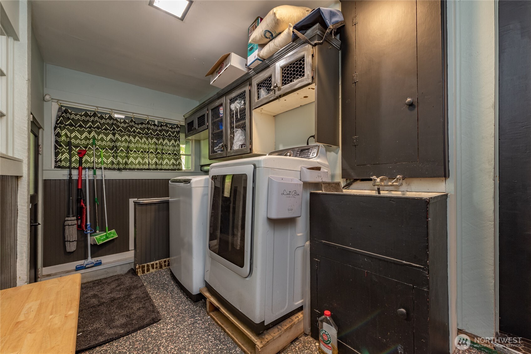 9302 Dekoven Drive SW