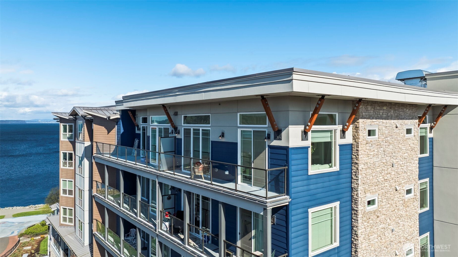 4961 Main Street Unit: 811