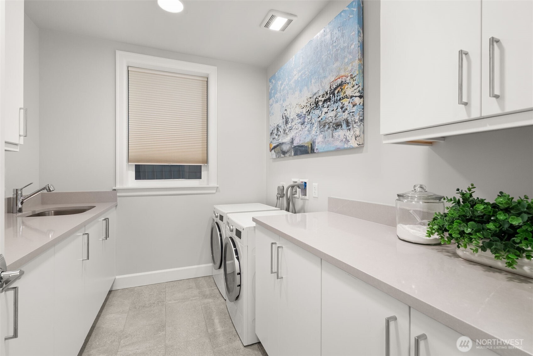 4907 Main Street Unit: 513