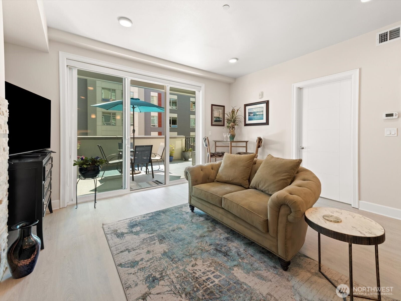 4961 Main Street Unit: 517